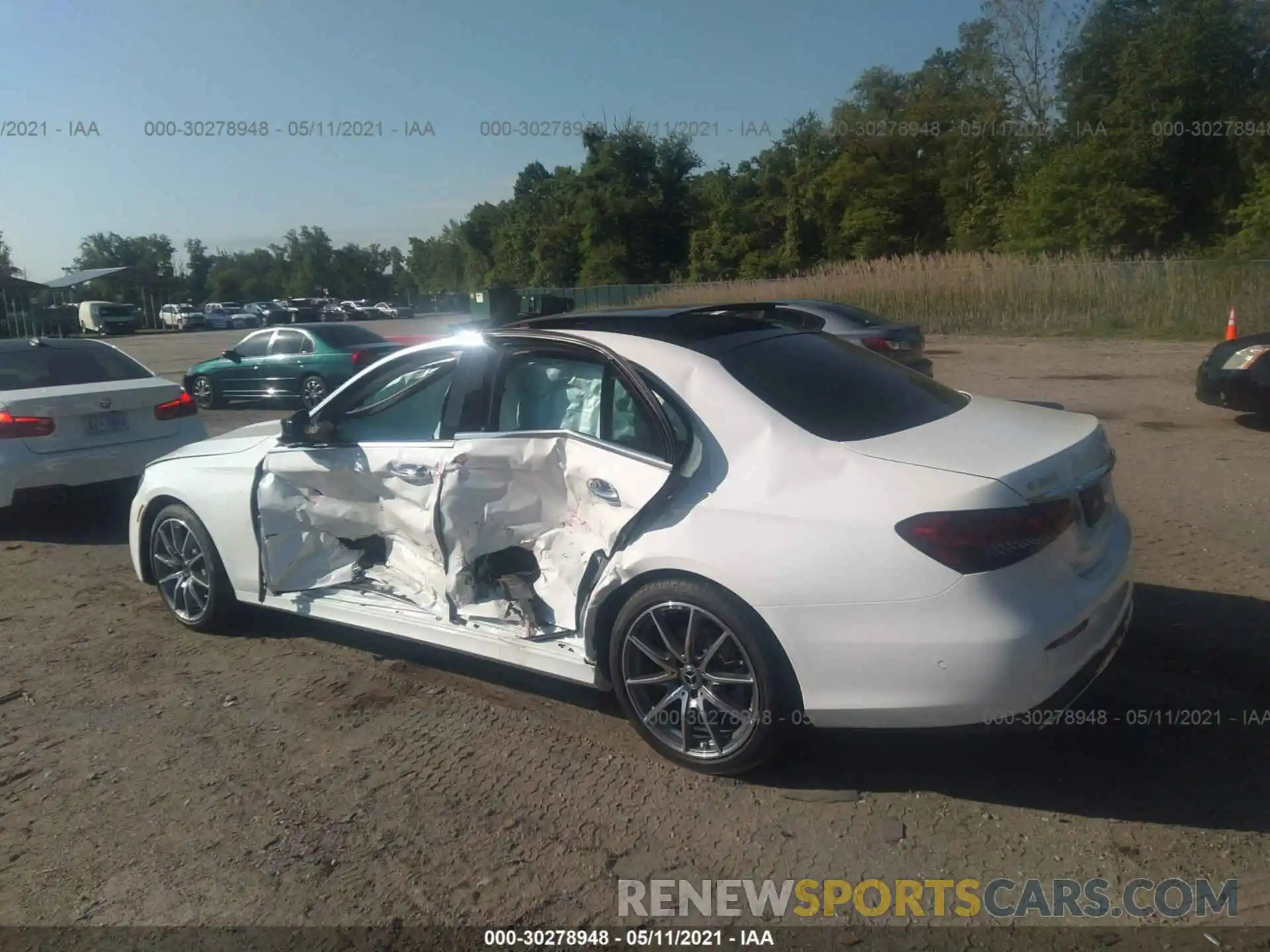 3 Photograph of a damaged car W1KZF8EB5MA929685 MERCEDES-BENZ E-CLASS 2021