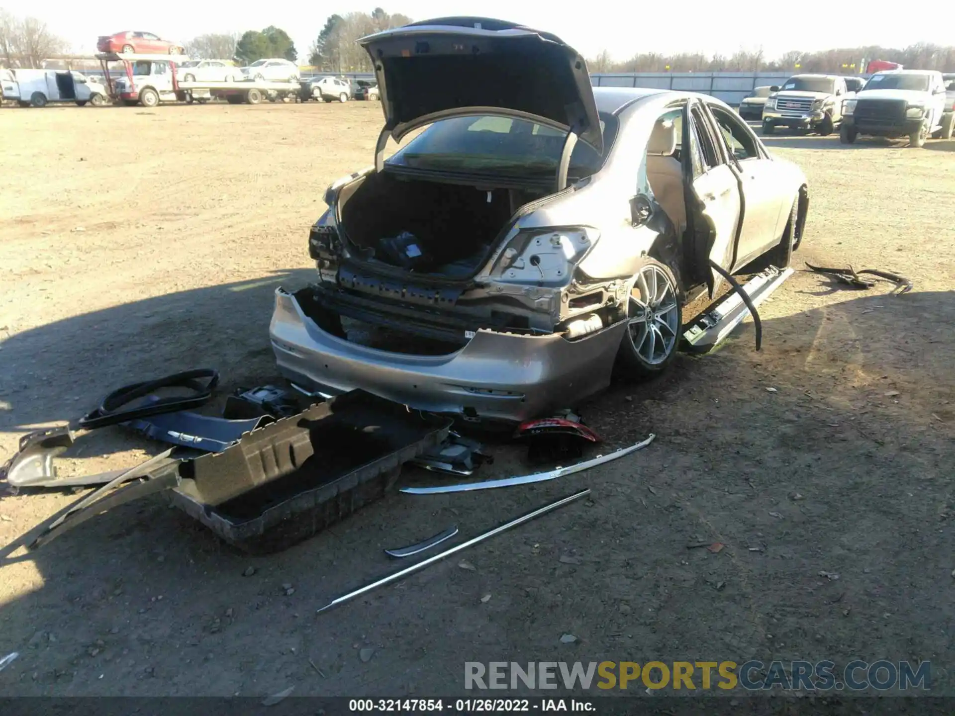 4 Photograph of a damaged car W1KZF8EB6MA917125 MERCEDES-BENZ E-CLASS 2021