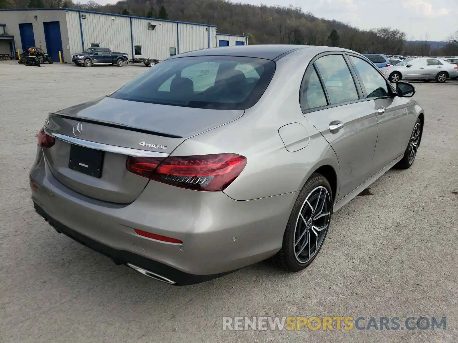 4 Photograph of a damaged car W1KZF8EB6MA931168 MERCEDES-BENZ E CLASS 2021