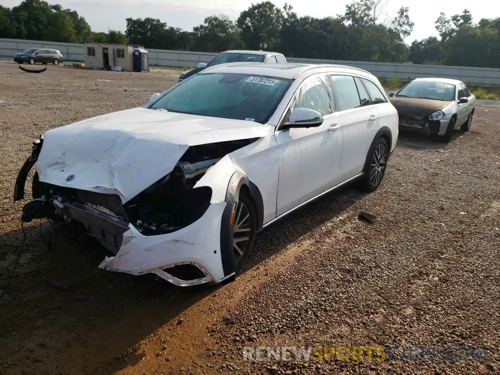 2 Photograph of a damaged car W1KZH6AB7MA935766 MERCEDES-BENZ E-CLASS 2021