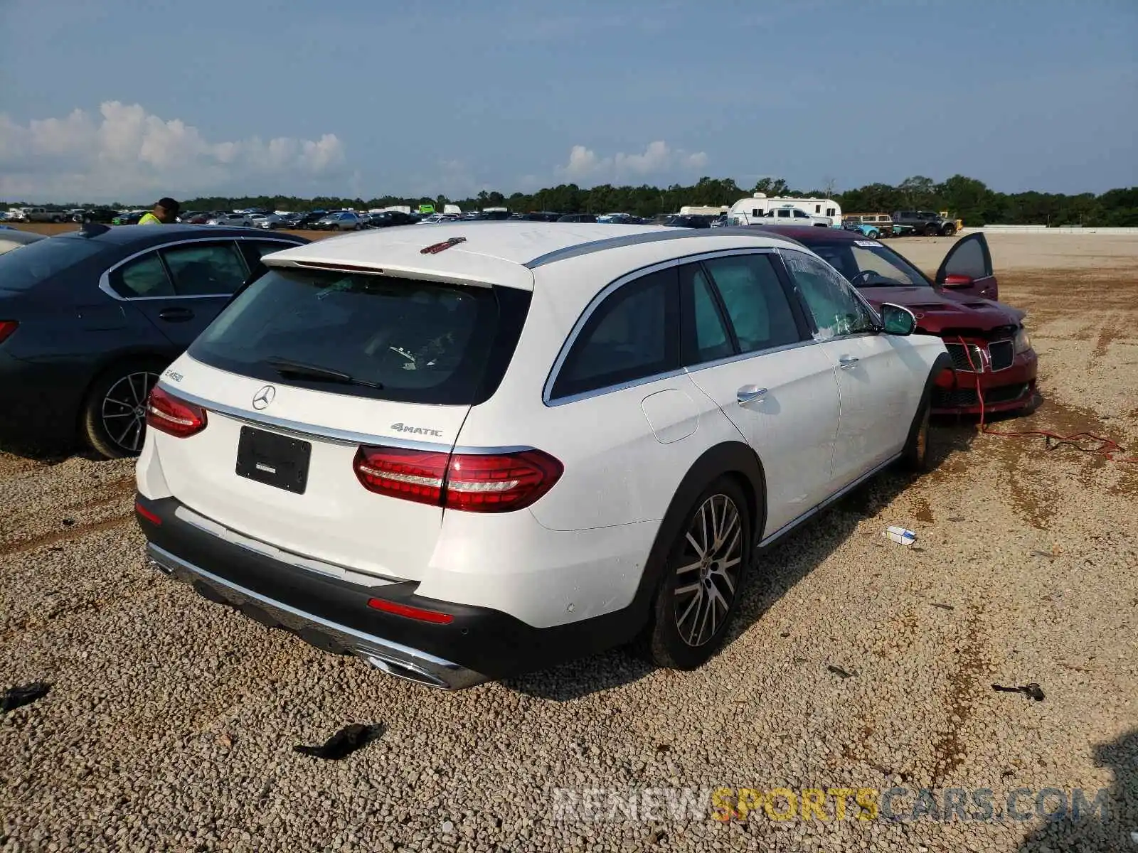 4 Photograph of a damaged car W1KZH6AB7MA935766 MERCEDES-BENZ E-CLASS 2021