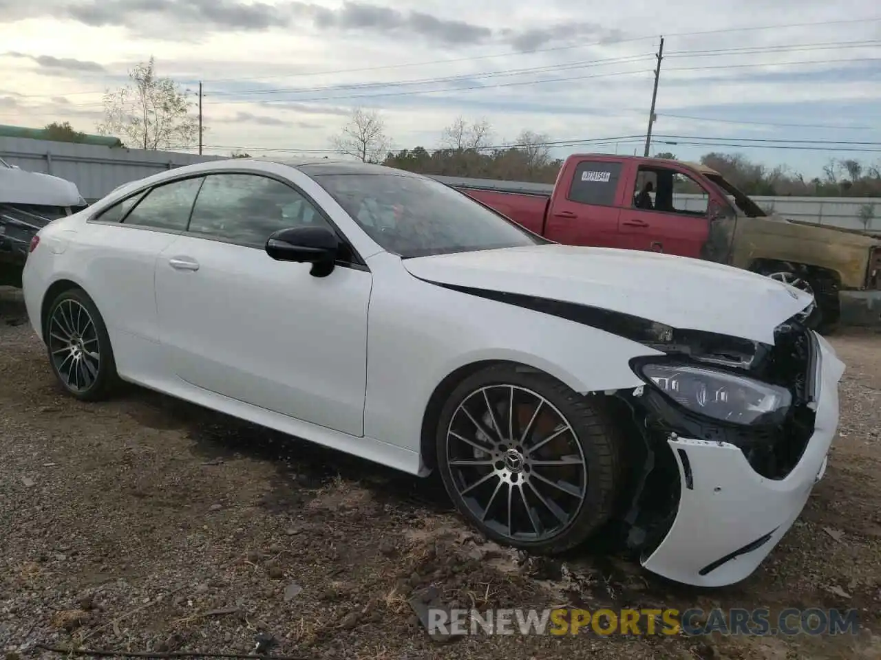 4 Photograph of a damaged car W1K1J5JB0NF181982 MERCEDES-BENZ E-CLASS 2022