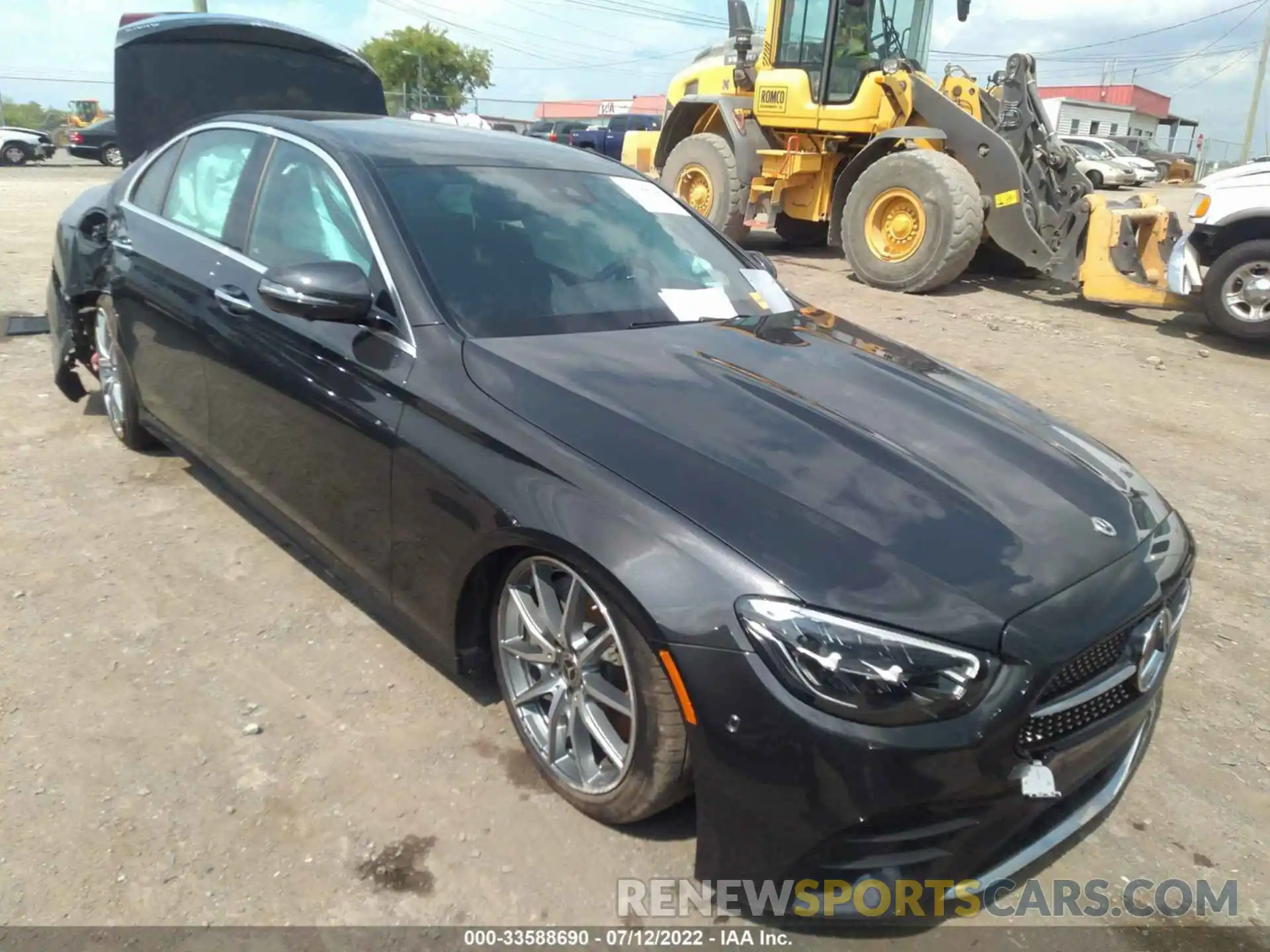 1 Photograph of a damaged car W1KZF5KB2NB034752 MERCEDES-BENZ E-CLASS 2022