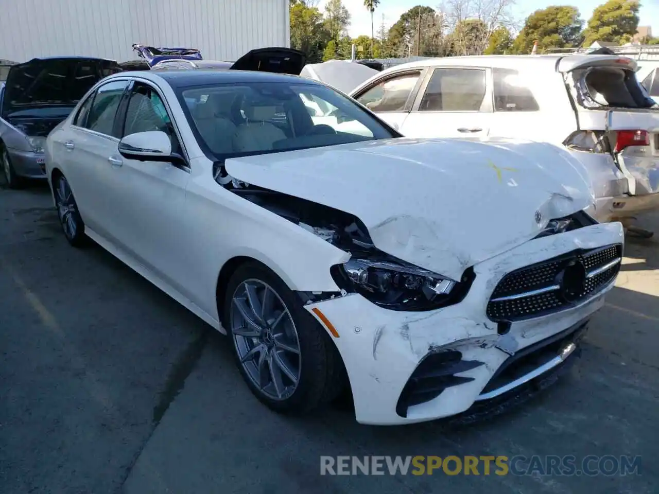 1 Photograph of a damaged car W1KZF5KB4NB010288 MERCEDES-BENZ E-CLASS 2022