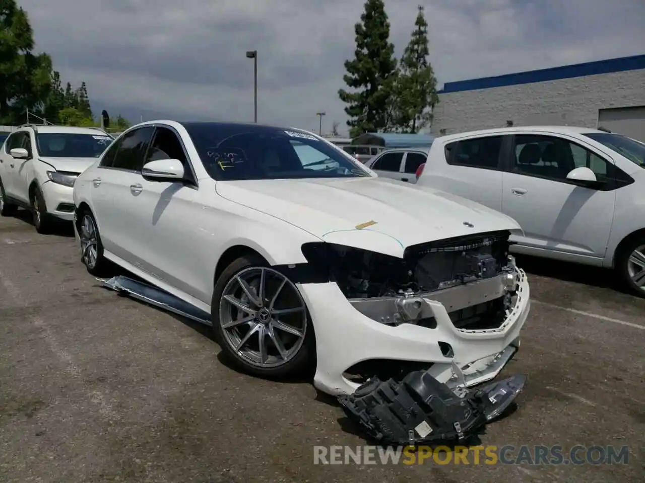 1 Photograph of a damaged car W1KZF5KB7NB010821 MERCEDES-BENZ E-CLASS 2022