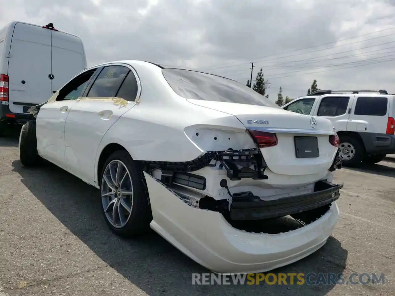 3 Photograph of a damaged car W1KZF5KB7NB010821 MERCEDES-BENZ E-CLASS 2022