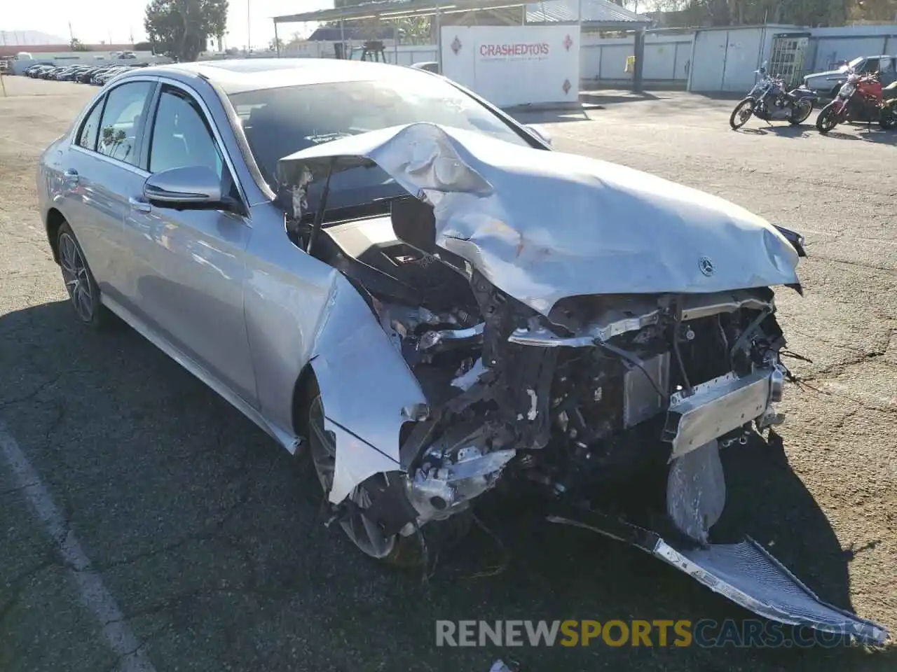 1 Photograph of a damaged car W1KZF8DB3NB025668 MERCEDES-BENZ E-CLASS 2022