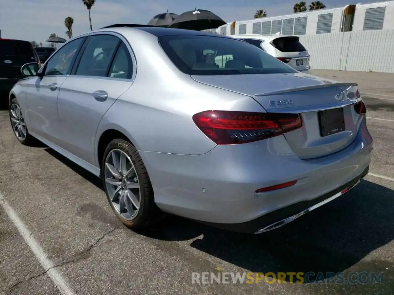 3 Photograph of a damaged car W1KZF8DB4NB022391 MERCEDES-BENZ E-CLASS 2022