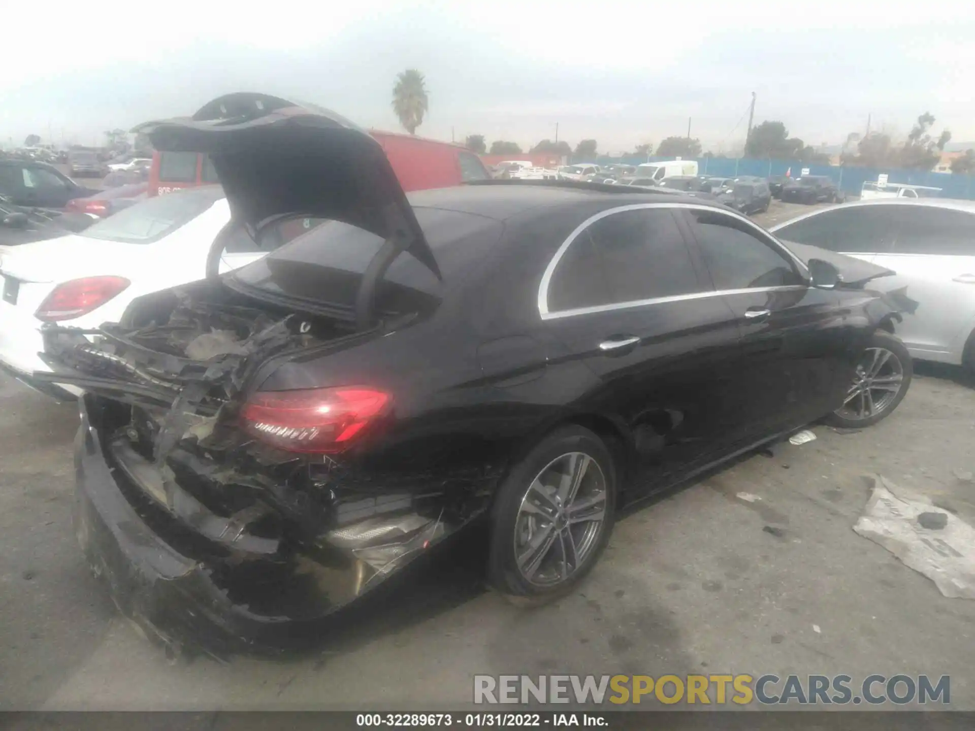 4 Photograph of a damaged car W1KZF8DB6NB013529 MERCEDES-BENZ E-CLASS 2022