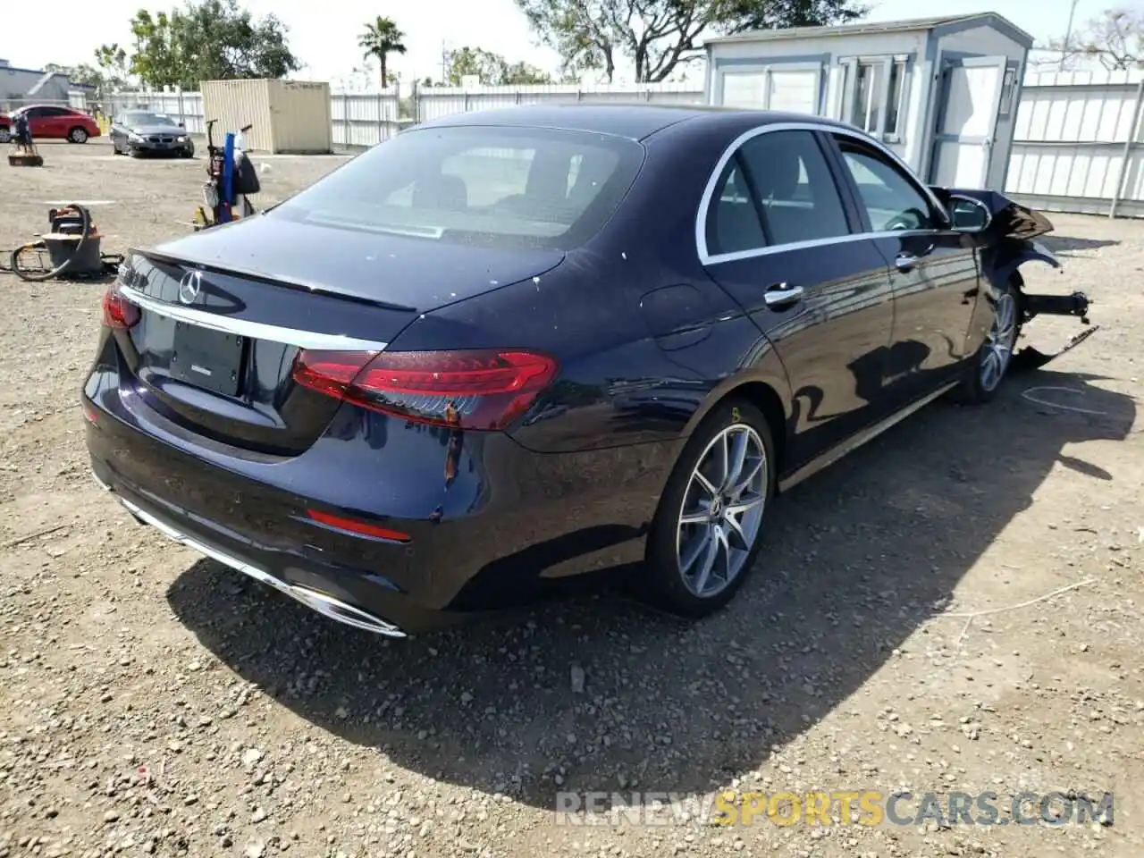 4 Photograph of a damaged car W1KZF8DB6NB037586 MERCEDES-BENZ E-CLASS 2022