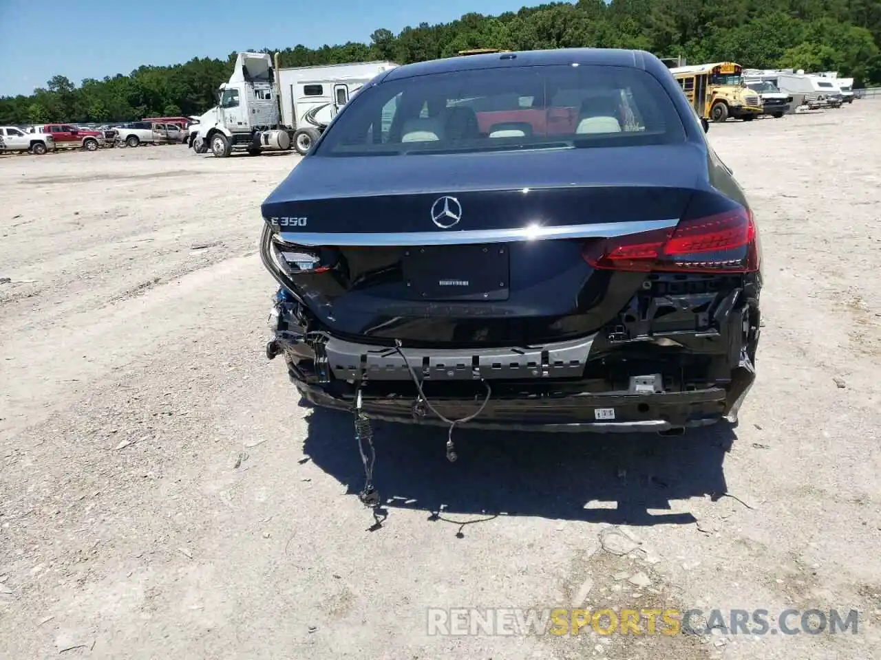 9 Photograph of a damaged car W1KZF8DB7NB029660 MERCEDES-BENZ E-CLASS 2022