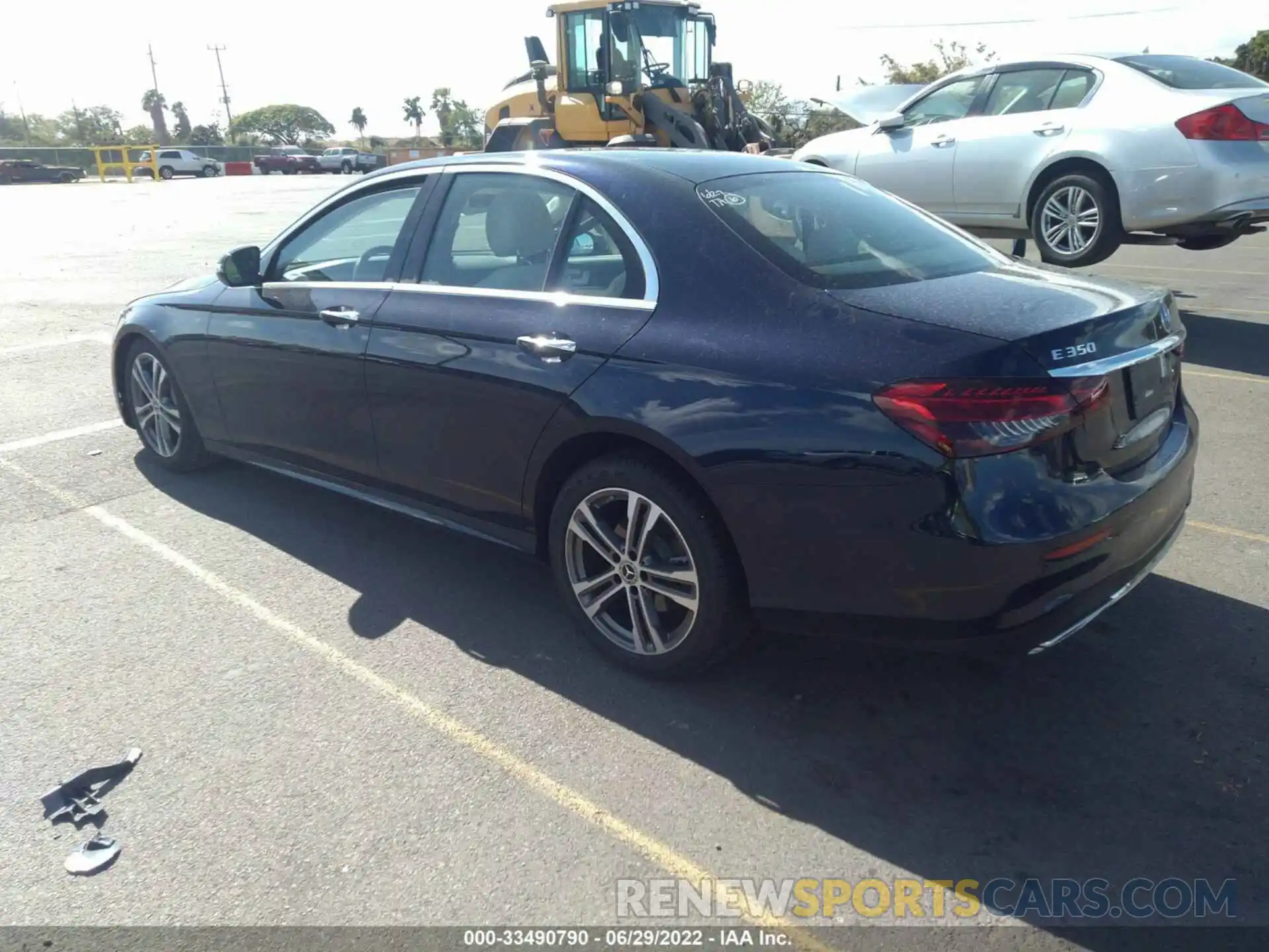 3 Photograph of a damaged car W1KZF8DBXNB026672 MERCEDES-BENZ E-CLASS 2022