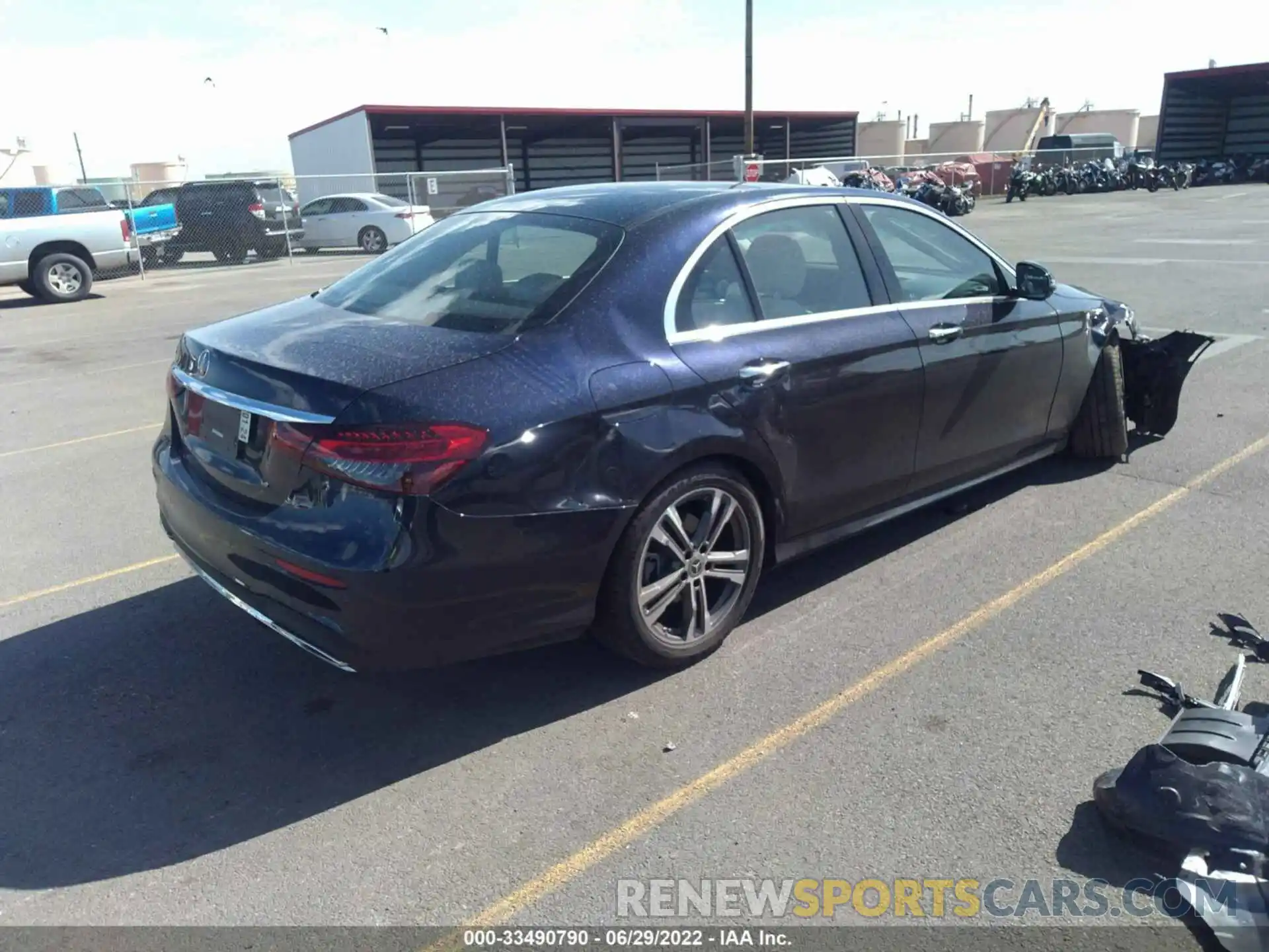 4 Photograph of a damaged car W1KZF8DBXNB026672 MERCEDES-BENZ E-CLASS 2022