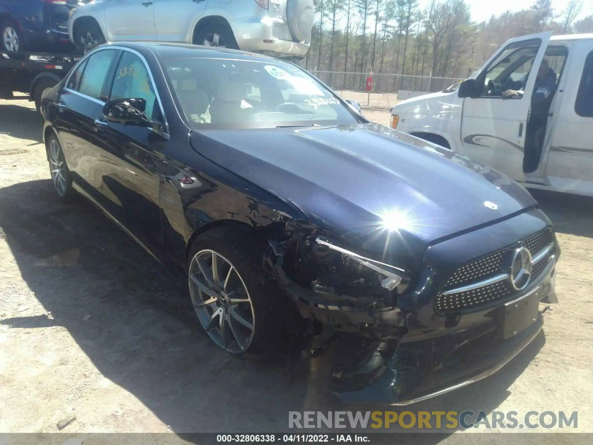 1 Photograph of a damaged car W1KZF8EB8NB025910 MERCEDES-BENZ E-CLASS 2022