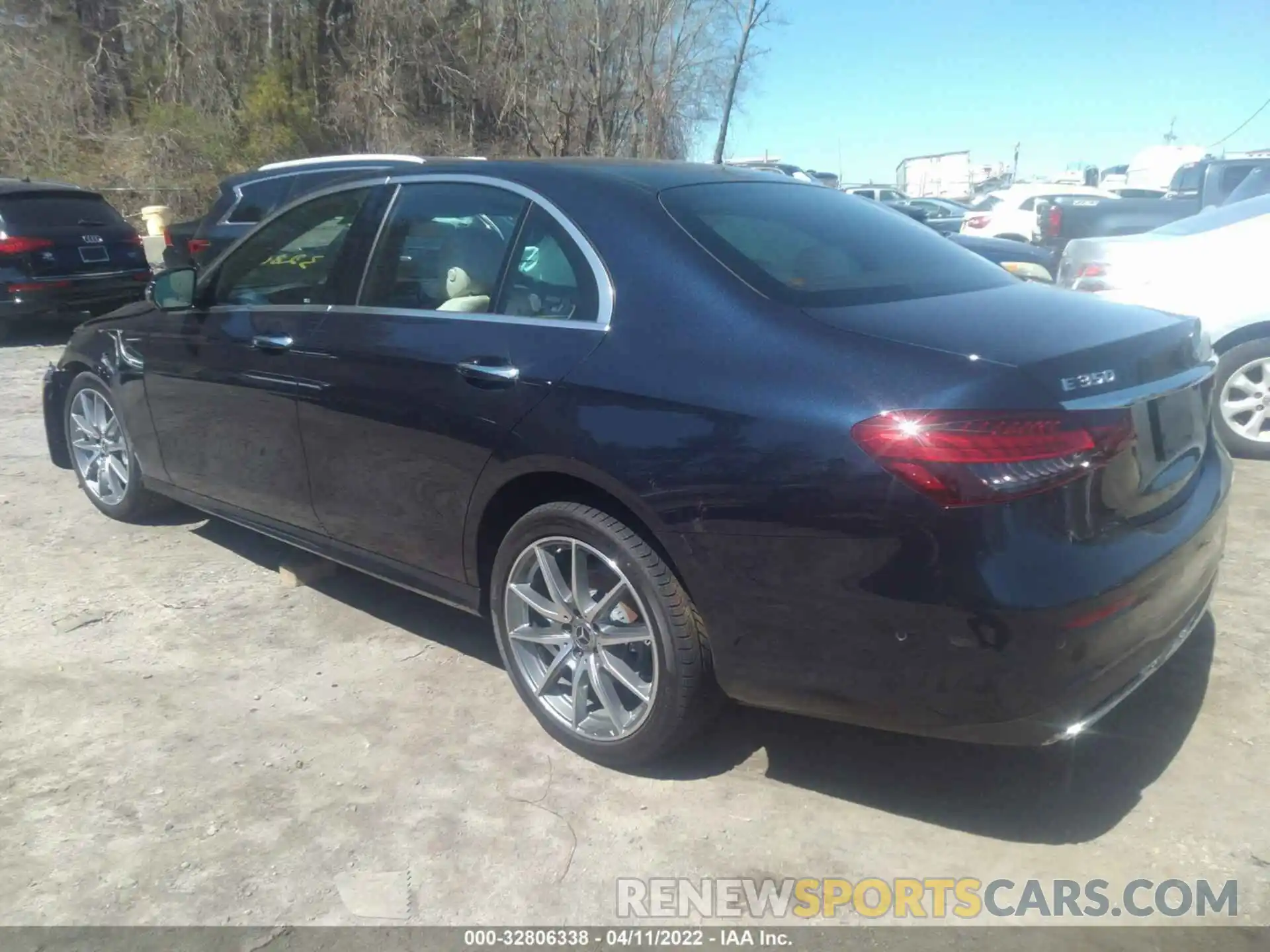 3 Photograph of a damaged car W1KZF8EB8NB025910 MERCEDES-BENZ E-CLASS 2022