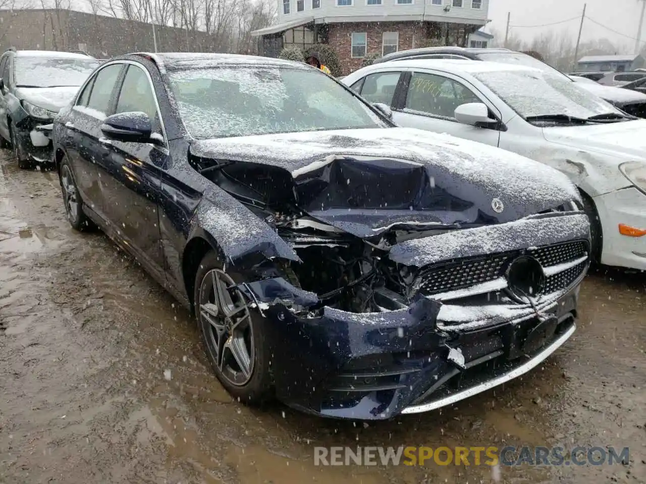 1 Photograph of a damaged car W1KZF8EB9NB008761 MERCEDES-BENZ E-CLASS 2022