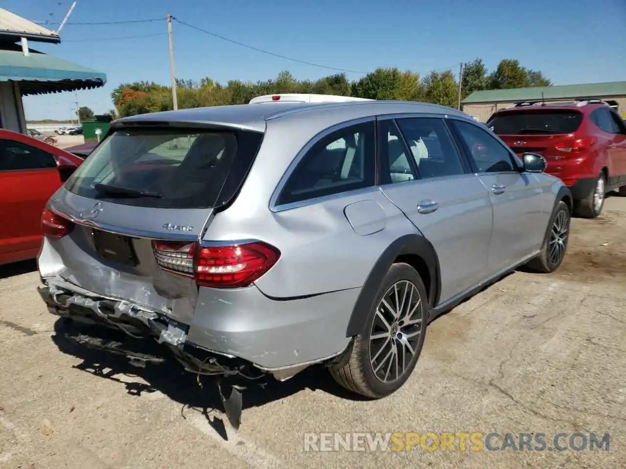 4 Photograph of a damaged car W1KZH6AB0NB035979 MERCEDES-BENZ E-CLASS 2022