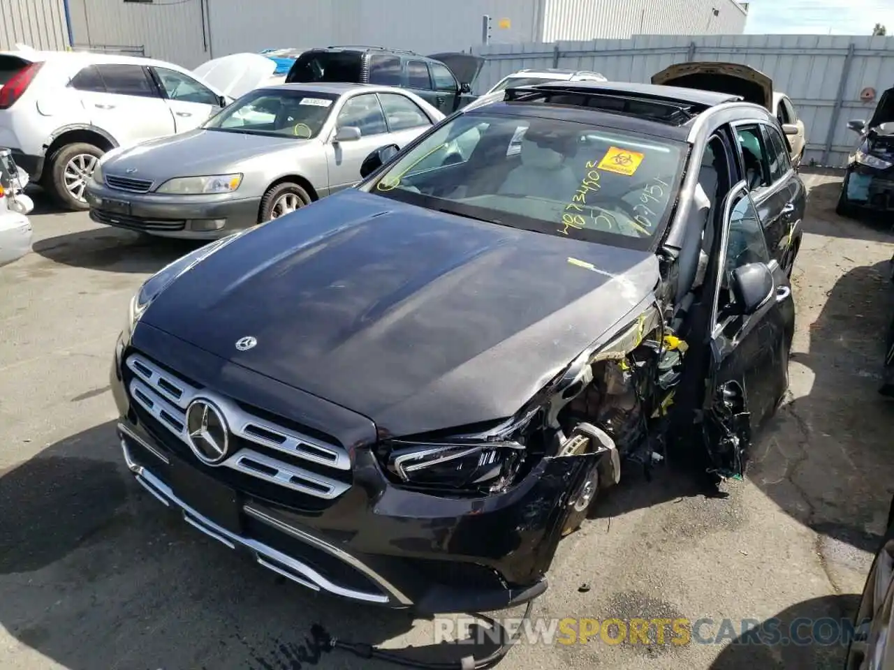 2 Photograph of a damaged car W1KZH6AB2NB017421 MERCEDES-BENZ E-CLASS 2022