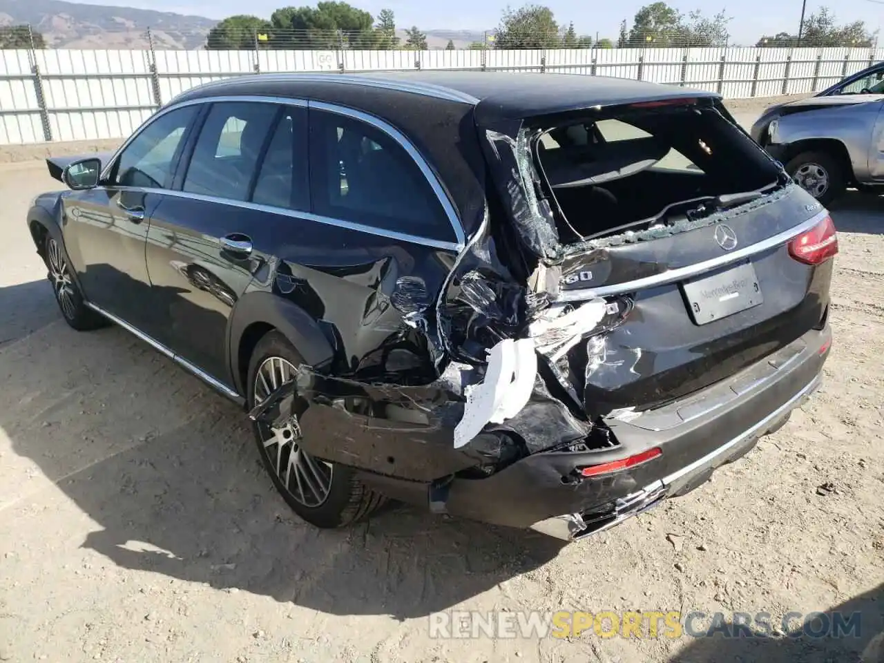 3 Photograph of a damaged car W1KZH6AB4NB055250 MERCEDES-BENZ E-CLASS 2022