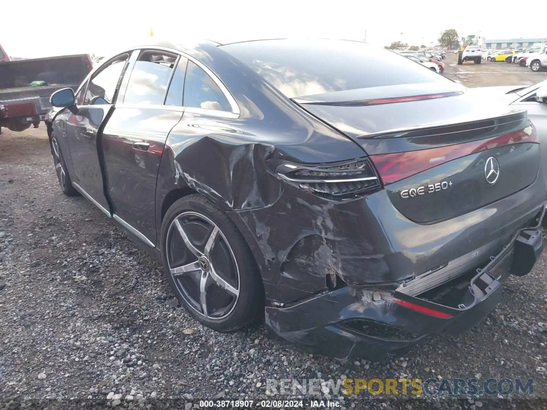 19 Photograph of a damaged car W1KEG2BB1PF032240 MERCEDES-BENZ EQE 350 2023