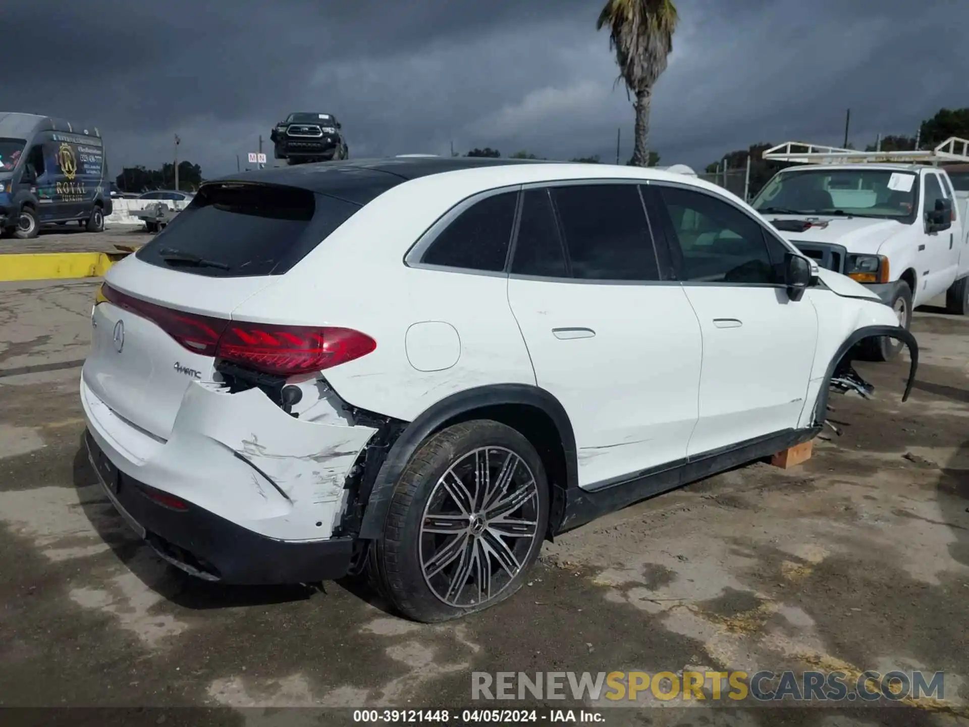 4 Photograph of a damaged car 4JGGM1CB4PA005286 MERCEDES-BENZ EQE 350 SUV 2023