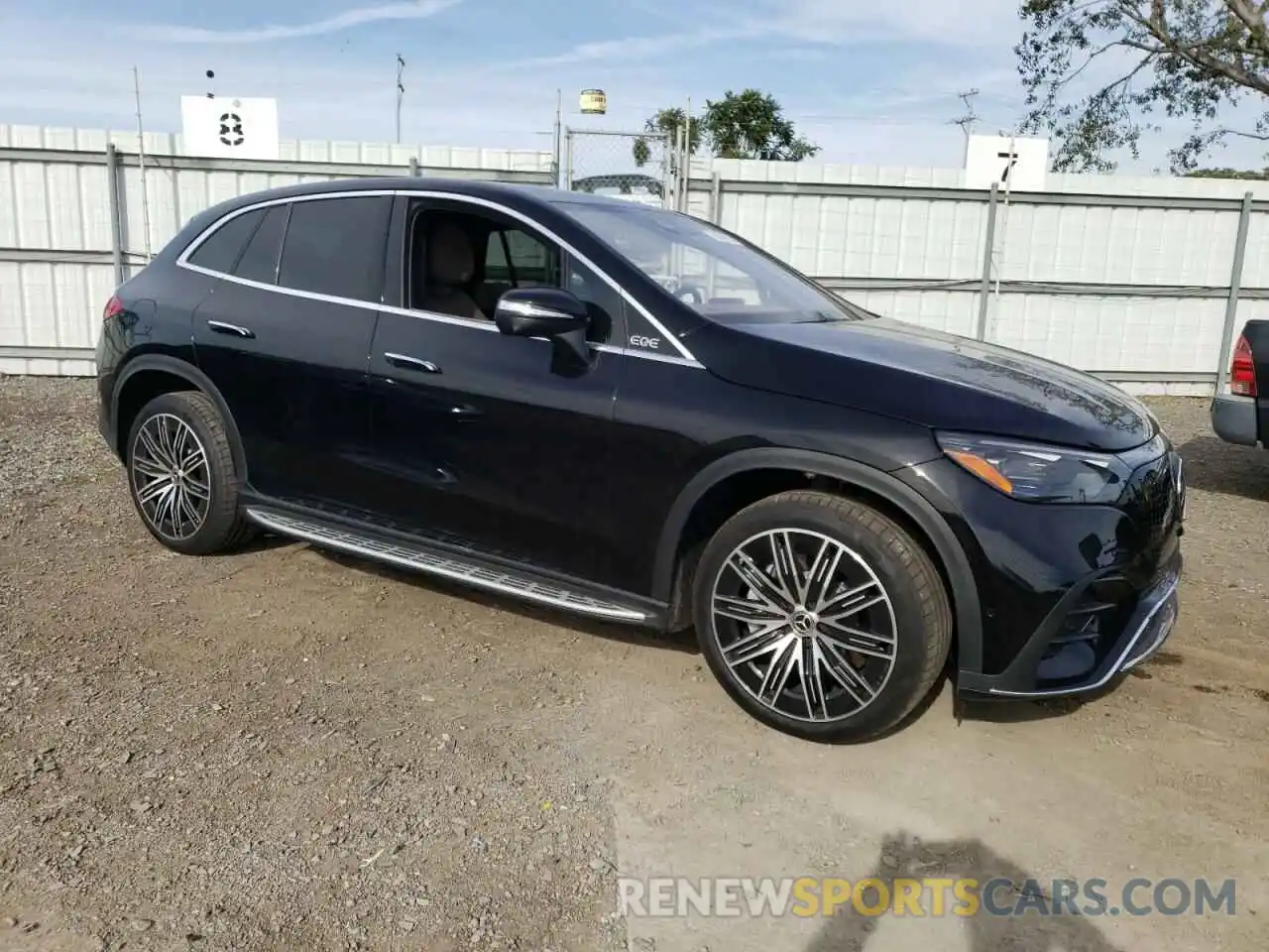 4 Photograph of a damaged car 4JGGM2CB3PA025163 MERCEDES-BENZ EQE SUV 50 2023