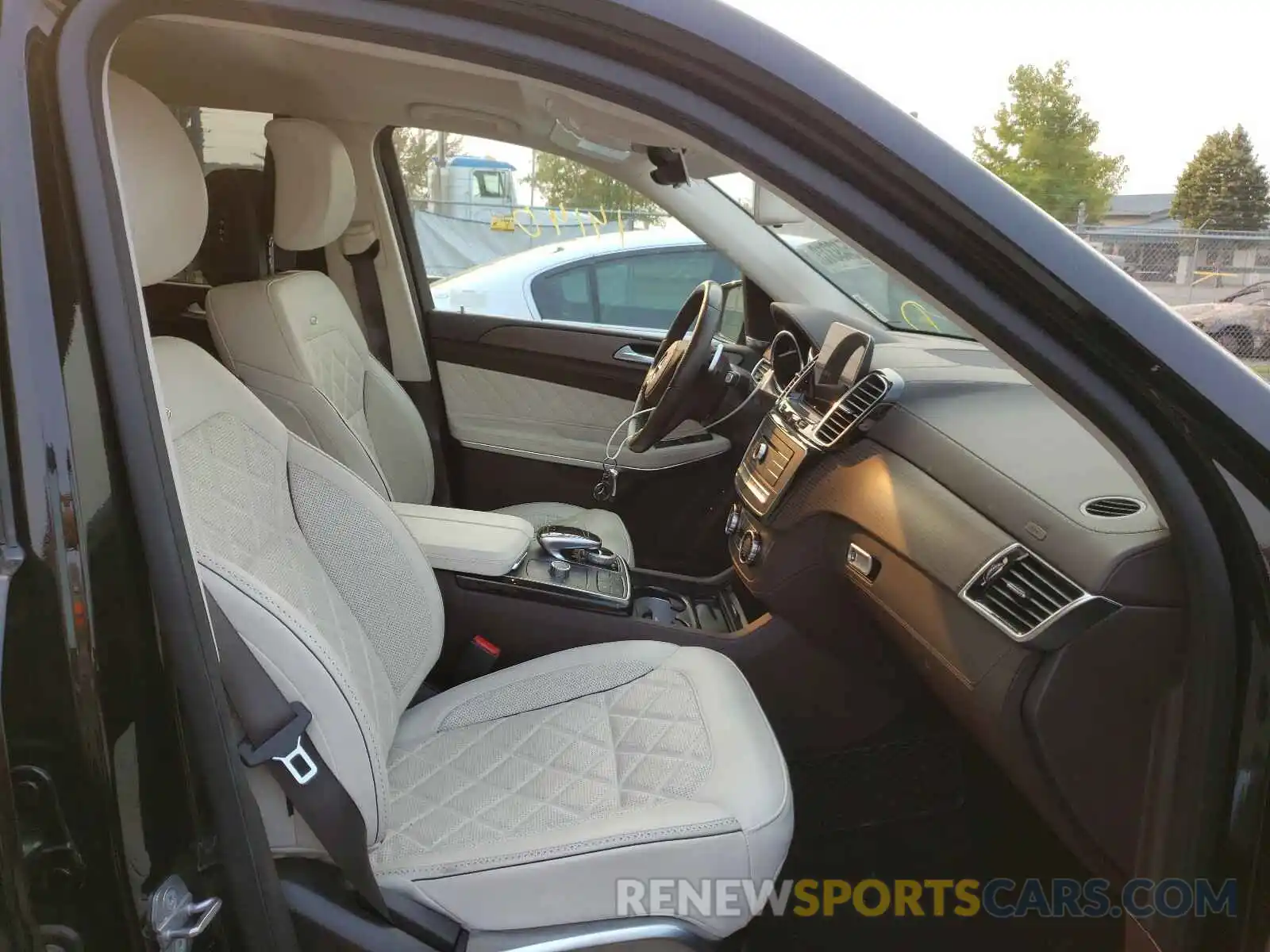 5 Photograph of a damaged car 4JGDF7DE0KB233507 MERCEDES-BENZ G CLASS 2019