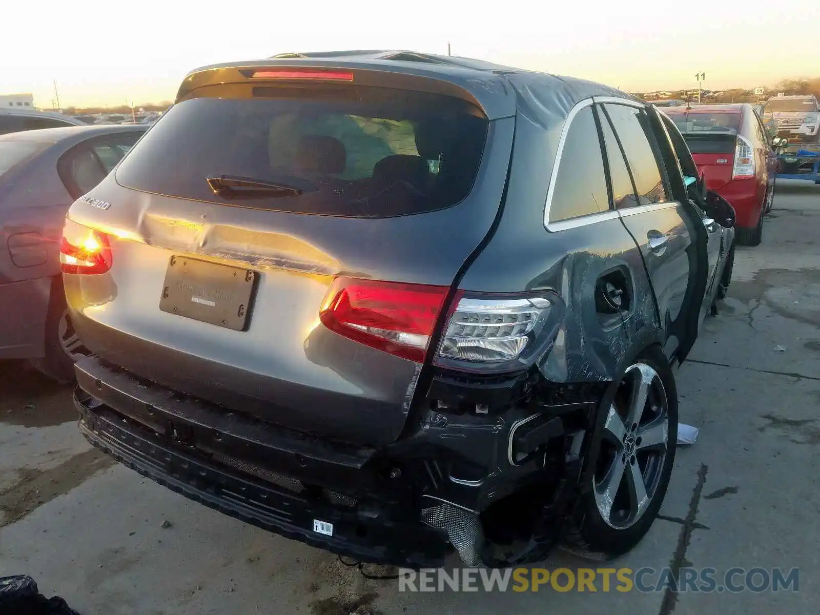 4 Photograph of a damaged car WDC0G4JB4KV134352 MERCEDES-BENZ G CLASS 2019