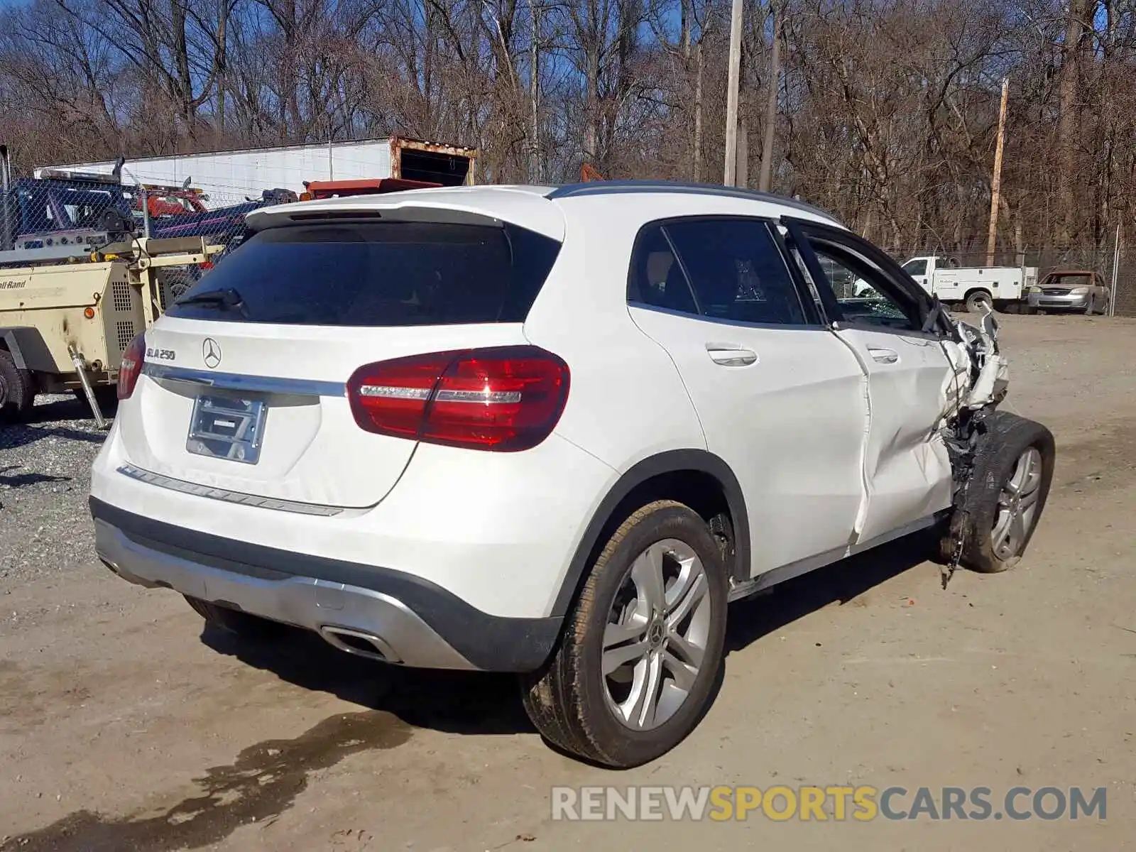 4 Photograph of a damaged car WDCTG4EB1KU003618 MERCEDES-BENZ G CLASS 2019