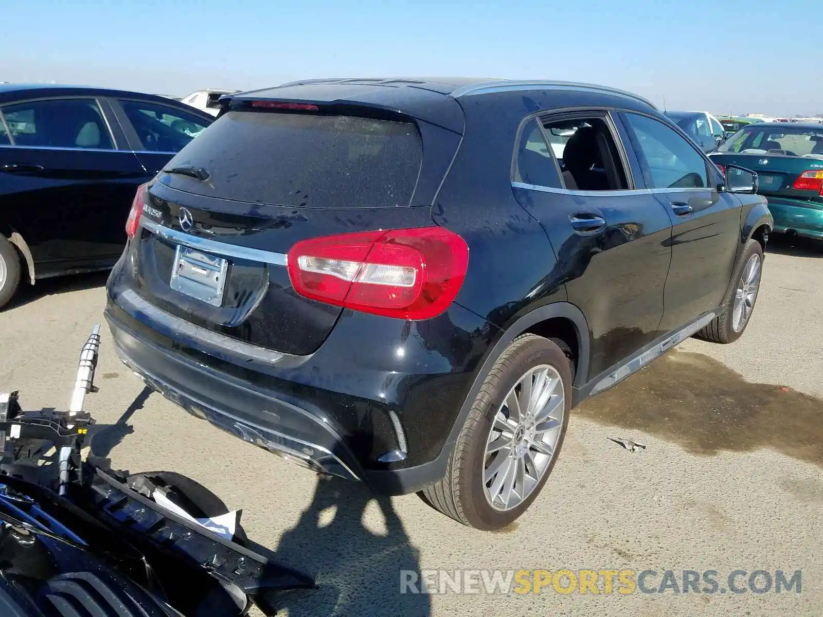 4 Photograph of a damaged car WDCTG4EB2KJ580756 MERCEDES-BENZ G CLASS 2019