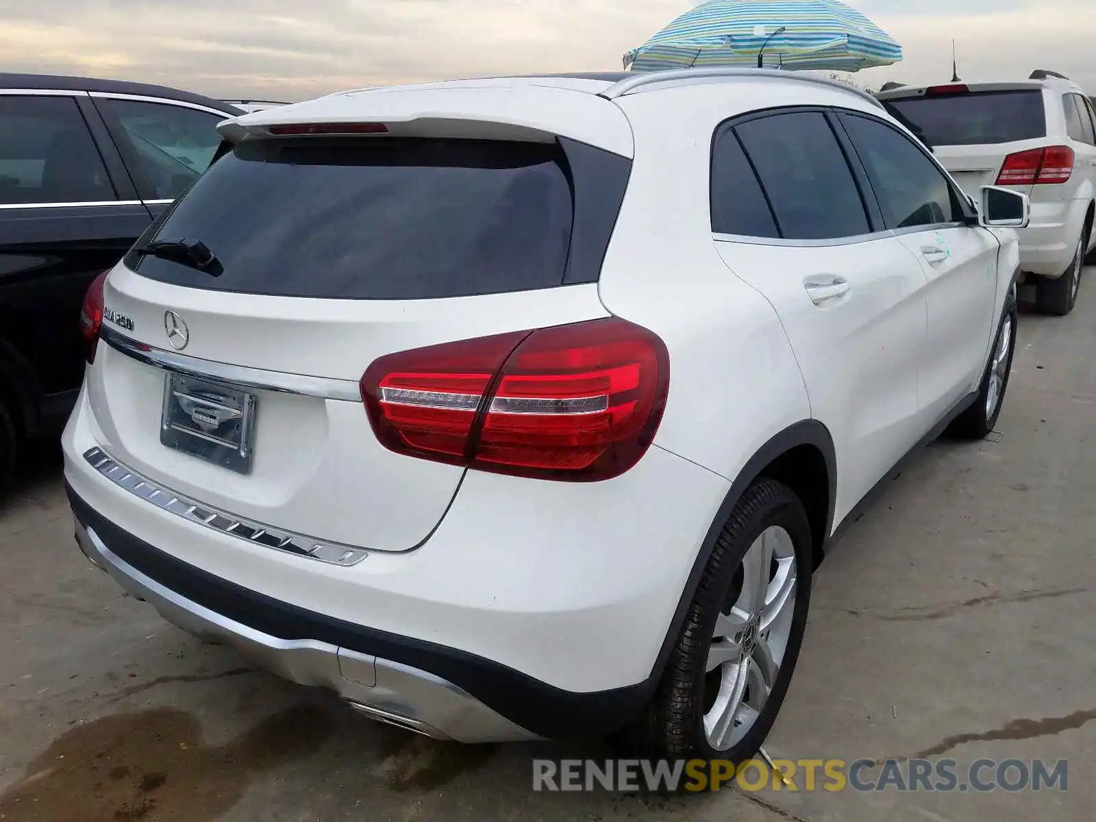 4 Photograph of a damaged car WDCTG4EB2KU003496 MERCEDES-BENZ G CLASS 2019