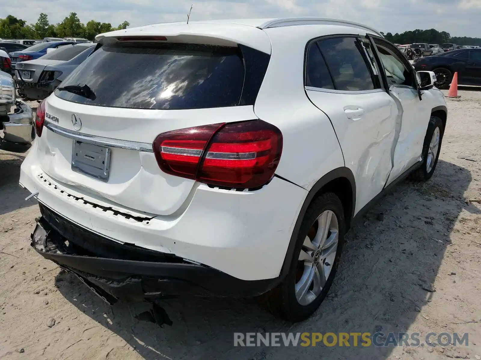 4 Photograph of a damaged car WDCTG4EB5KJ551641 MERCEDES-BENZ G CLASS 2019