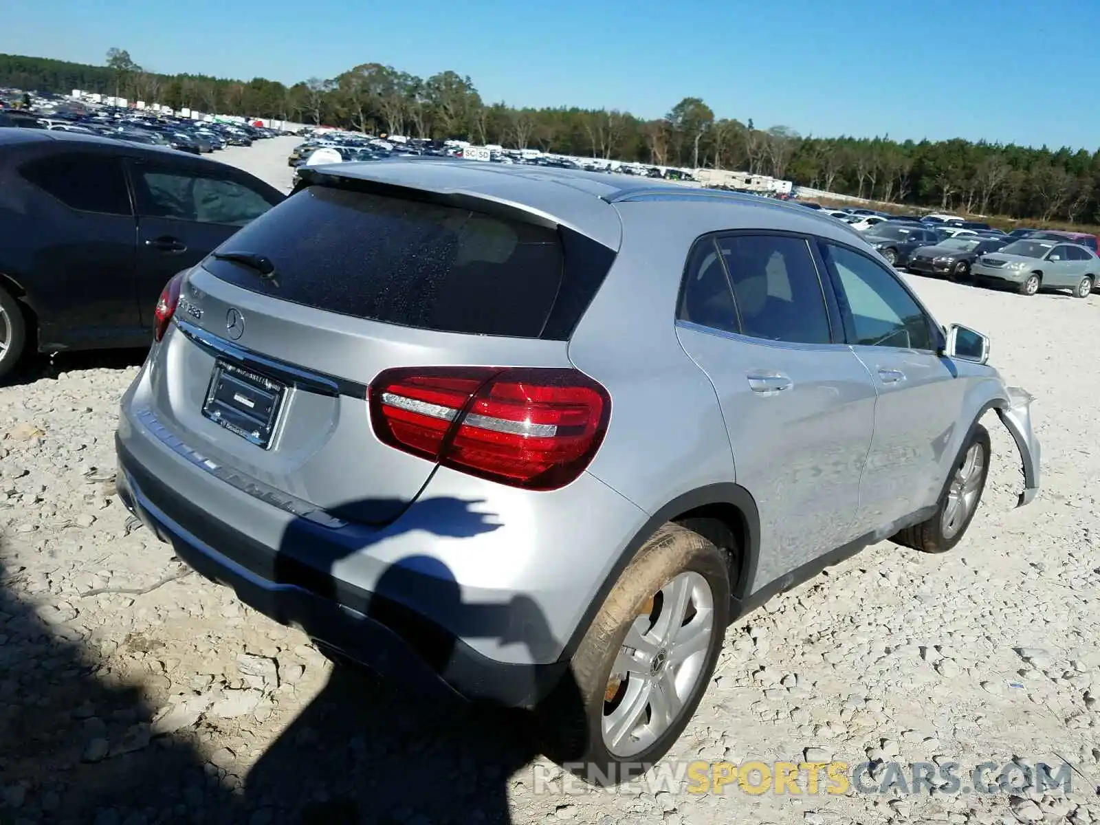 4 Photograph of a damaged car WDCTG4EB6KJ577858 MERCEDES-BENZ G CLASS 2019