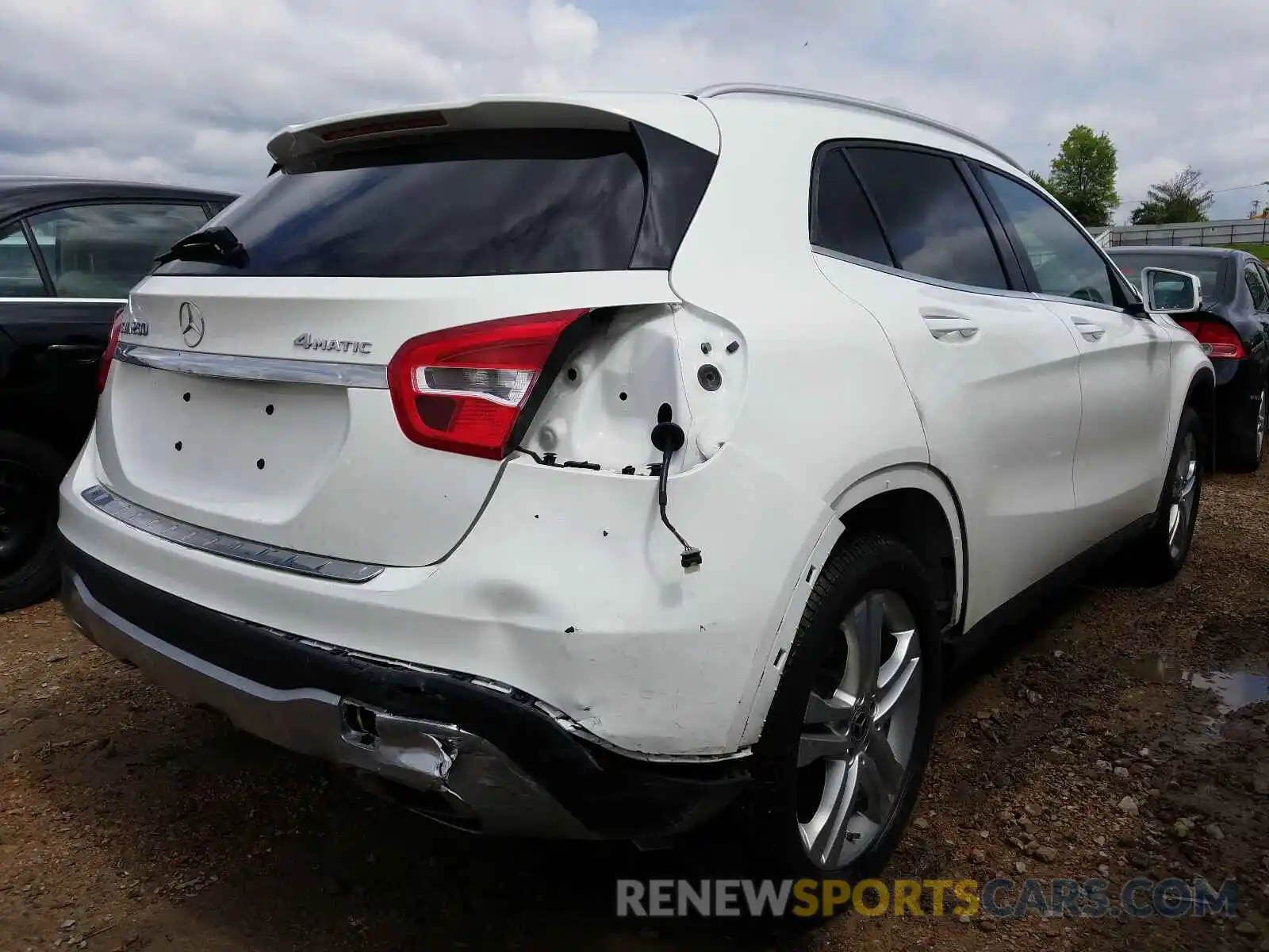 4 Photograph of a damaged car WDCTG4GB3KJ572288 MERCEDES-BENZ G CLASS 2019