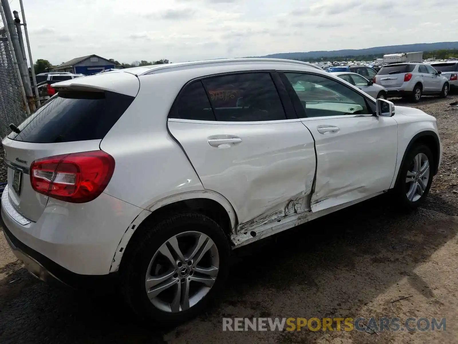 4 Photograph of a damaged car WDCTG4GB4KJ549926 MERCEDES-BENZ G CLASS 2019