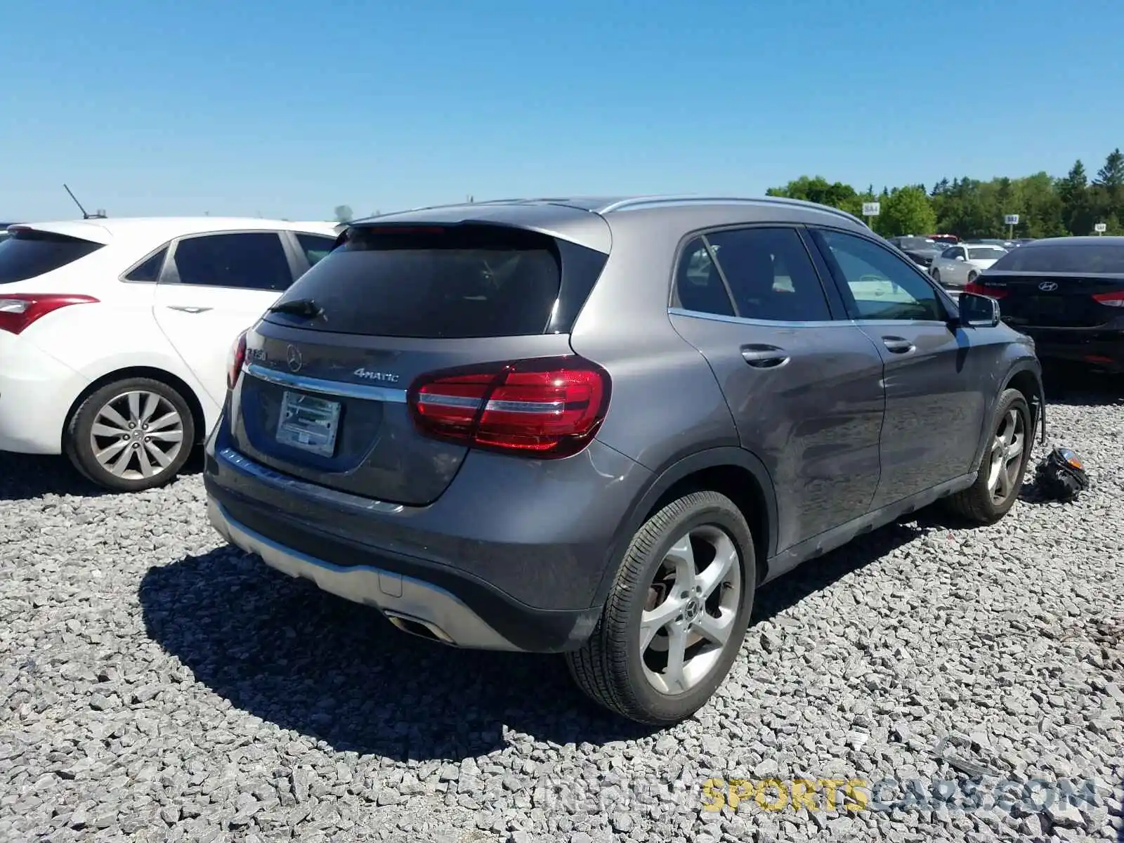 4 Photograph of a damaged car WDCTG4GB7KJ595203 MERCEDES-BENZ G CLASS 2019