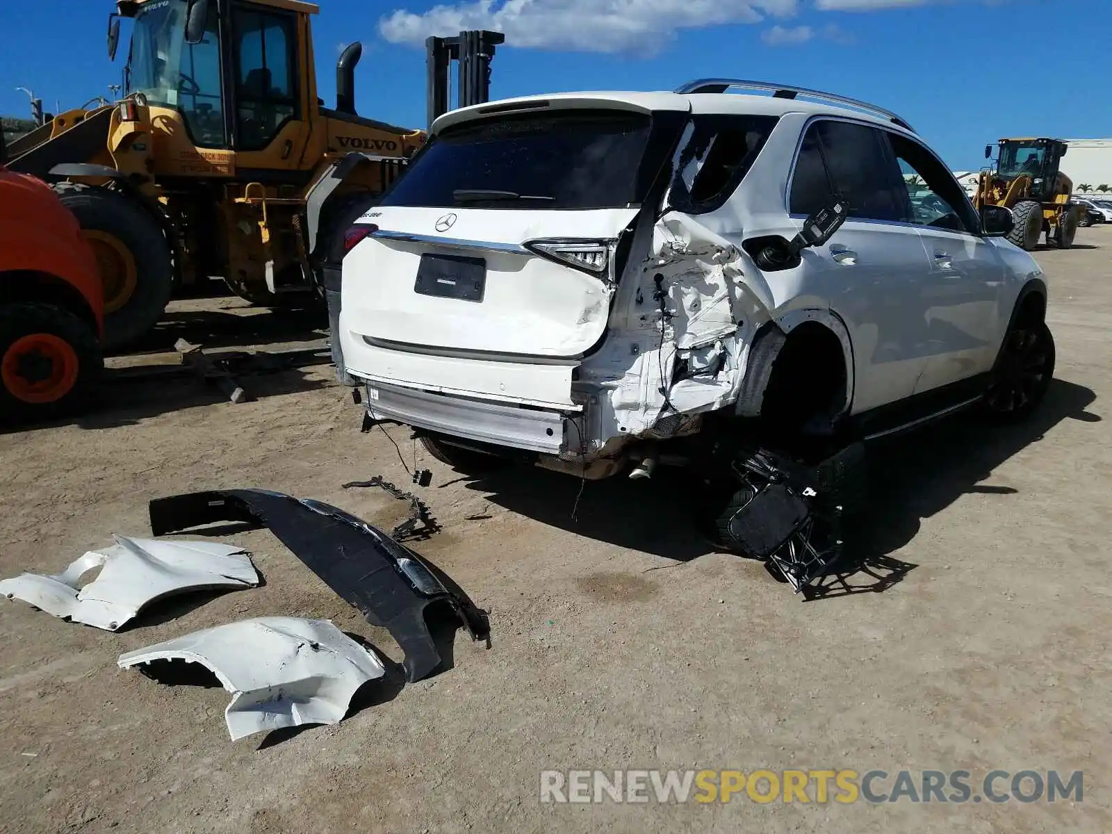 4 Photograph of a damaged car 4JGFB4JB1LA242303 MERCEDES-BENZ G CLASS 2020
