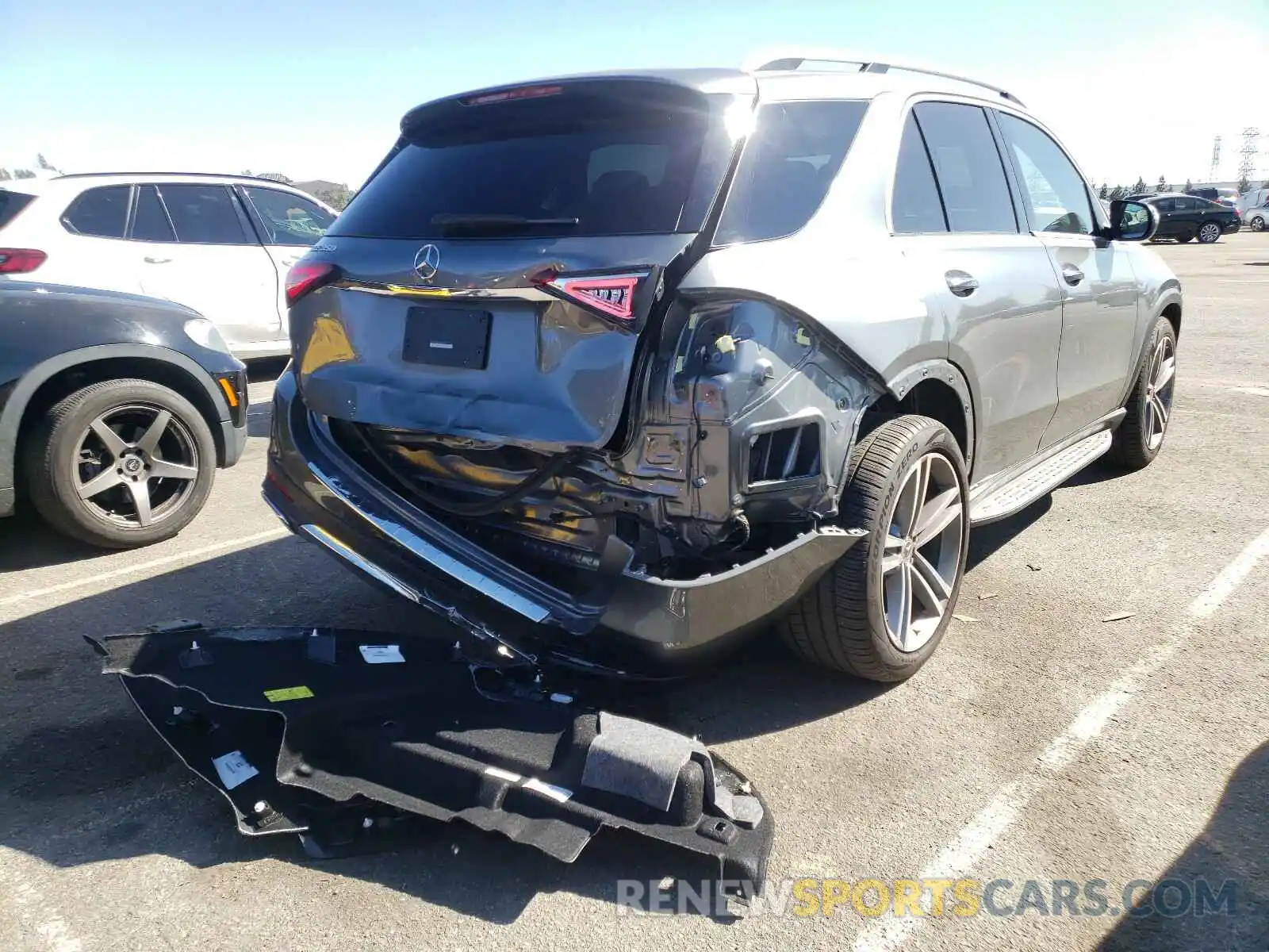 4 Photograph of a damaged car 4JGFB4JE3LA156615 MERCEDES-BENZ G CLASS 2020