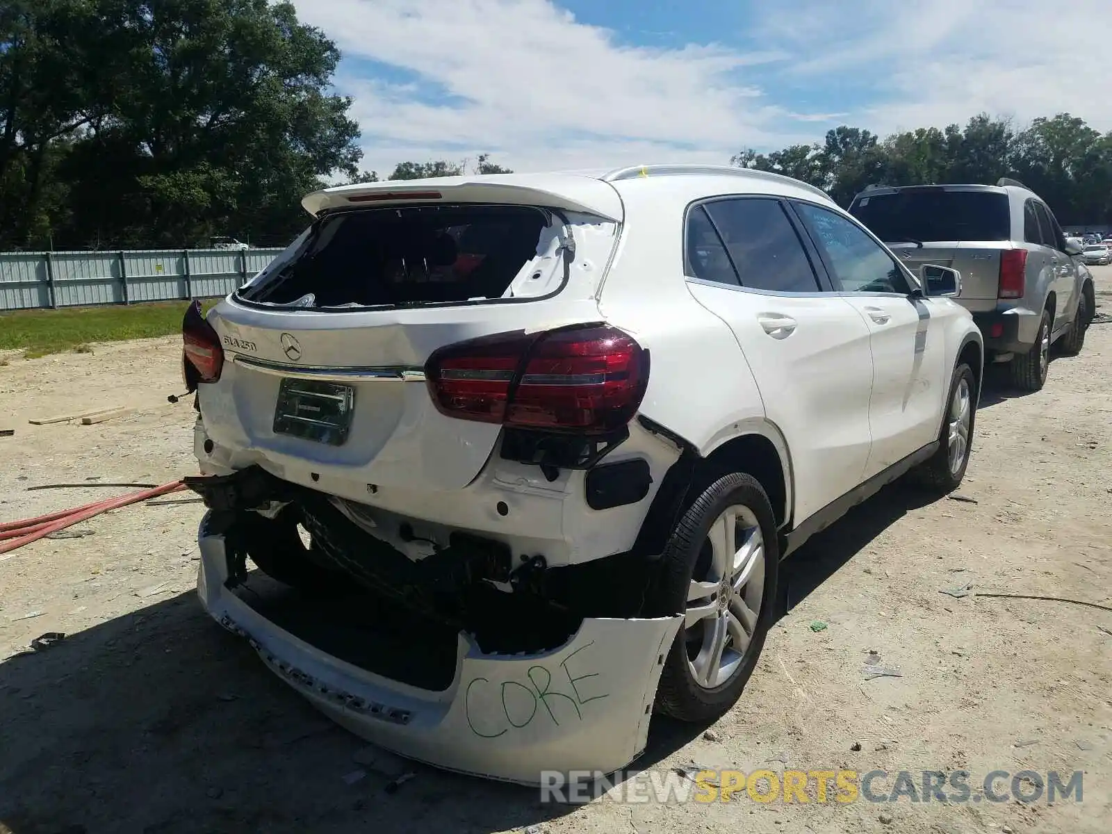 4 Photograph of a damaged car WDCTG4EB0LU028205 MERCEDES-BENZ G CLASS 2020