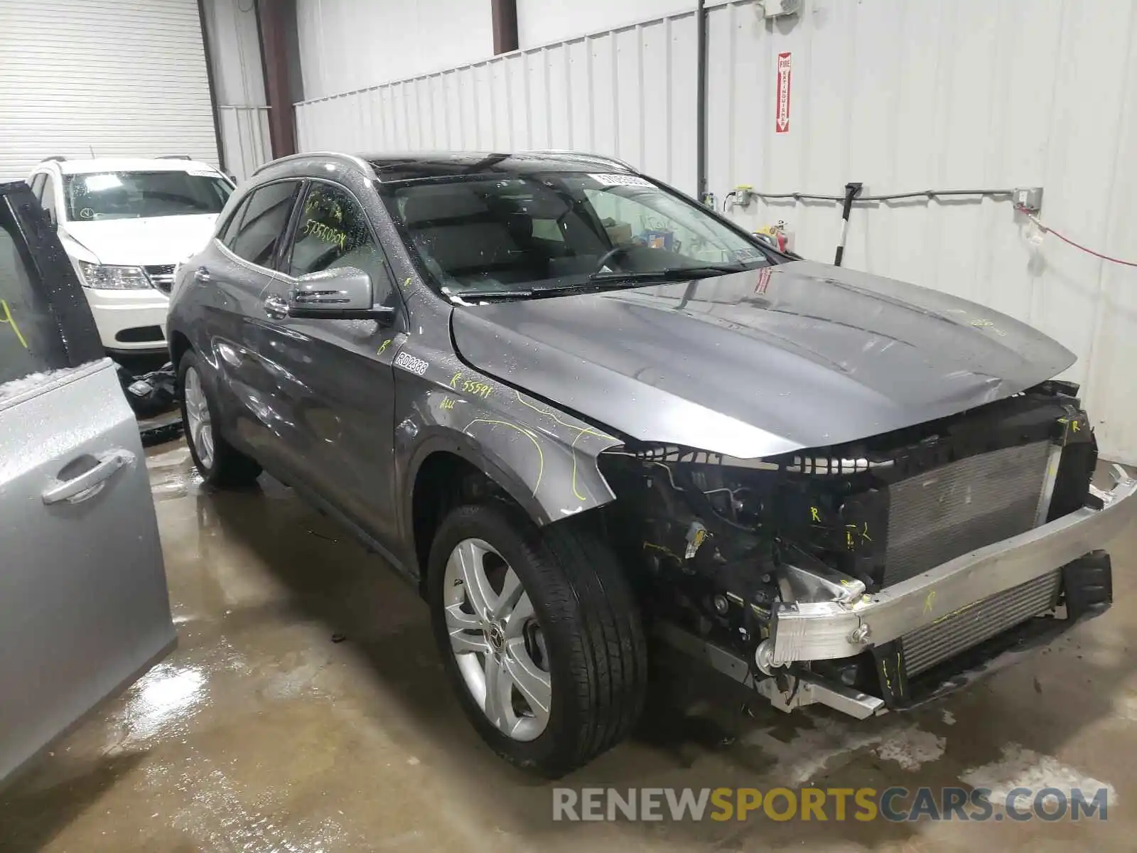 1 Photograph of a damaged car WDCTG4GB9LJ655757 MERCEDES-BENZ G CLASS 2020