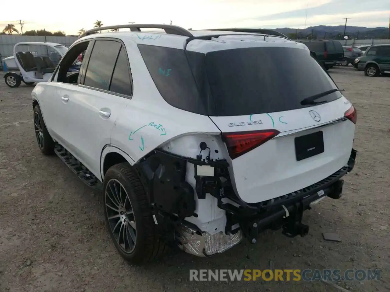 3 Photograph of a damaged car 4JGFB4KBXNA582907 MERCEDES-BENZ GL-CLASS 2022