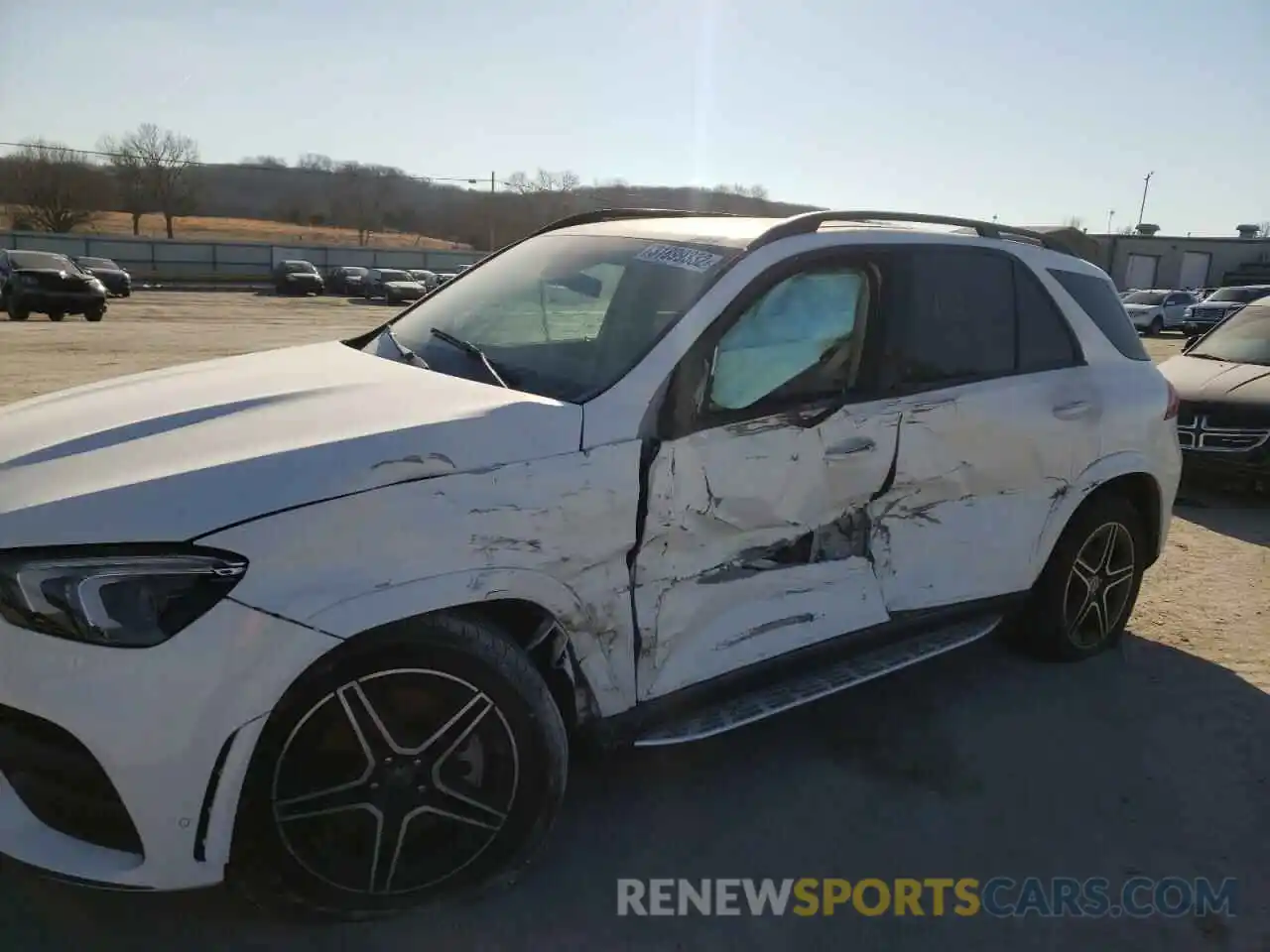 9 Photograph of a damaged car 4JGFB5KB3NA652589 MERCEDES-BENZ GL-CLASS 2022