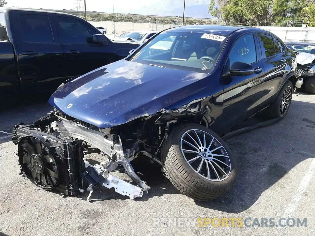 2 Photograph of a damaged car W1N0J8EB6NG024834 MERCEDES-BENZ GL-CLASS 2022