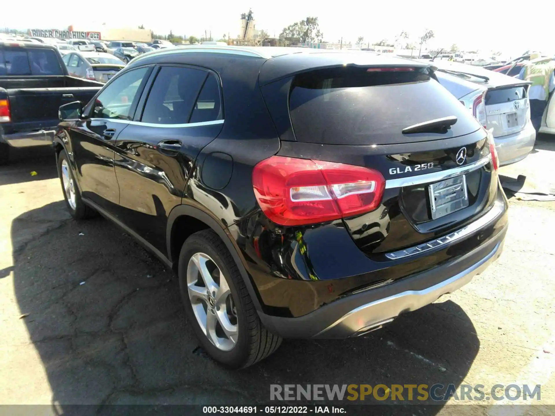 3 Photograph of a damaged car WDCTG4EB0KJ618968 MERCEDES-BENZ GLA 2019