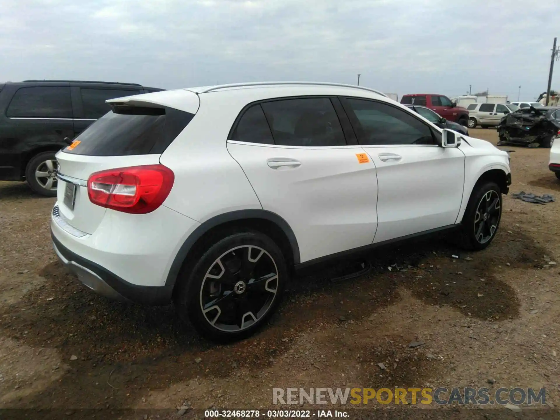 4 Фотография поврежденного автомобиля WDCTG4EB0KU002766 MERCEDES-BENZ GLA 2019