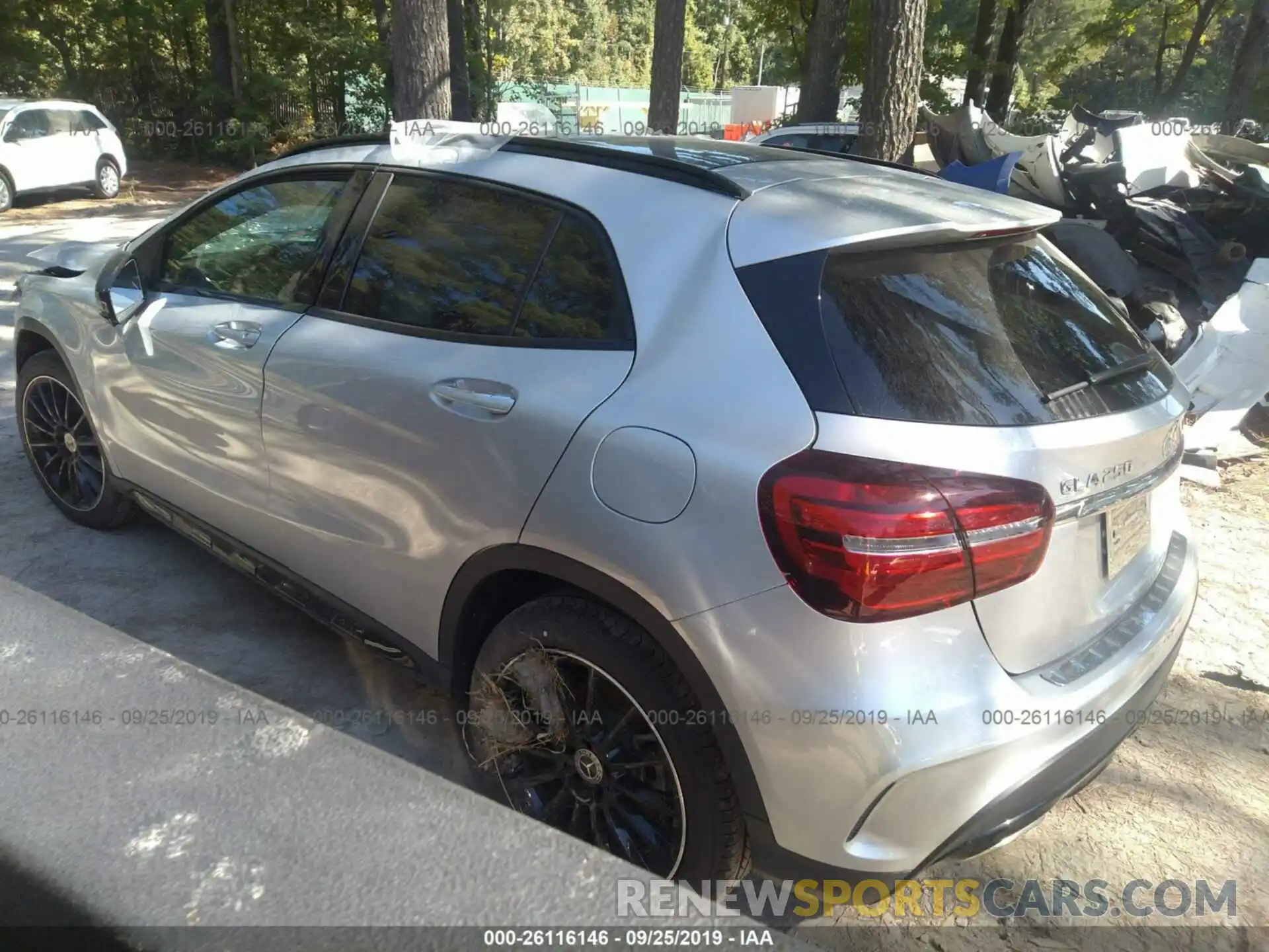 3 Photograph of a damaged car WDCTG4EB0KU010222 MERCEDES-BENZ GLA 2019