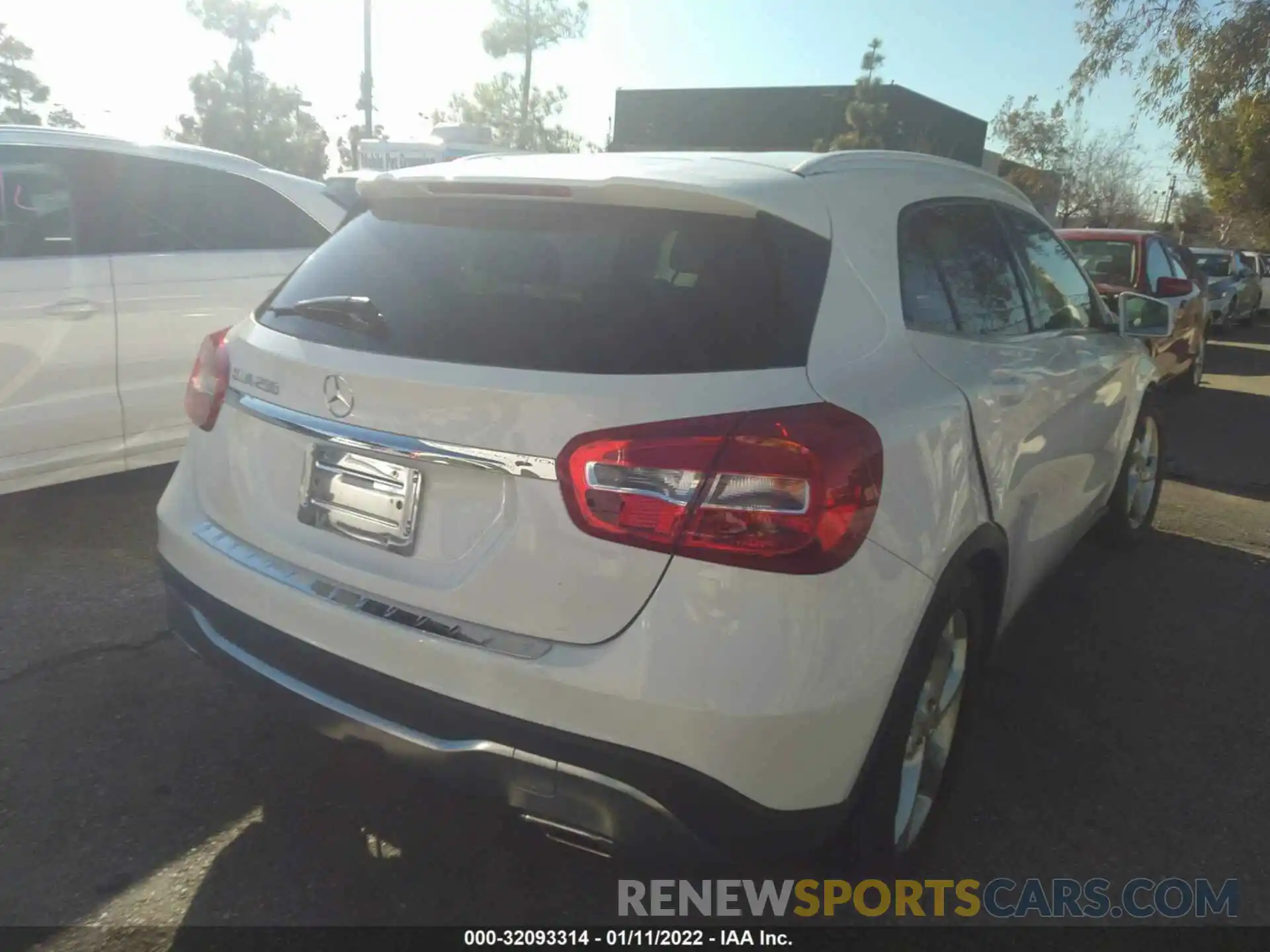 4 Photograph of a damaged car WDCTG4EB0KU013248 MERCEDES-BENZ GLA 2019