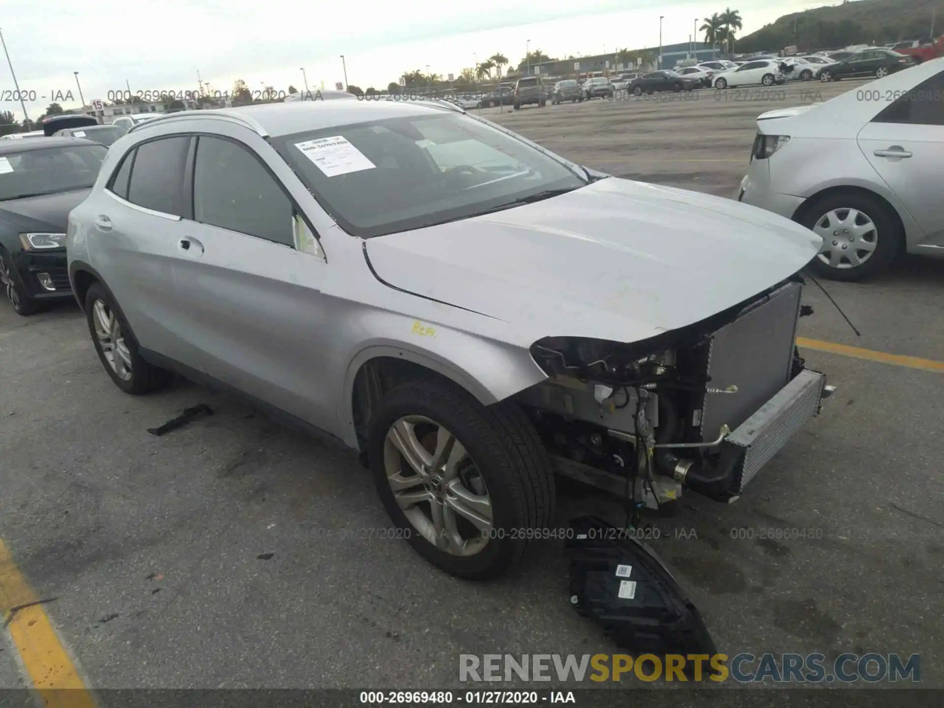 1 Photograph of a damaged car WDCTG4EB0KU014044 MERCEDES-BENZ GLA 2019