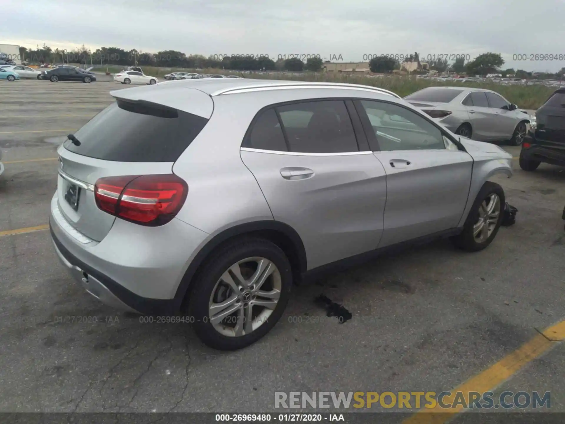 4 Photograph of a damaged car WDCTG4EB0KU014044 MERCEDES-BENZ GLA 2019