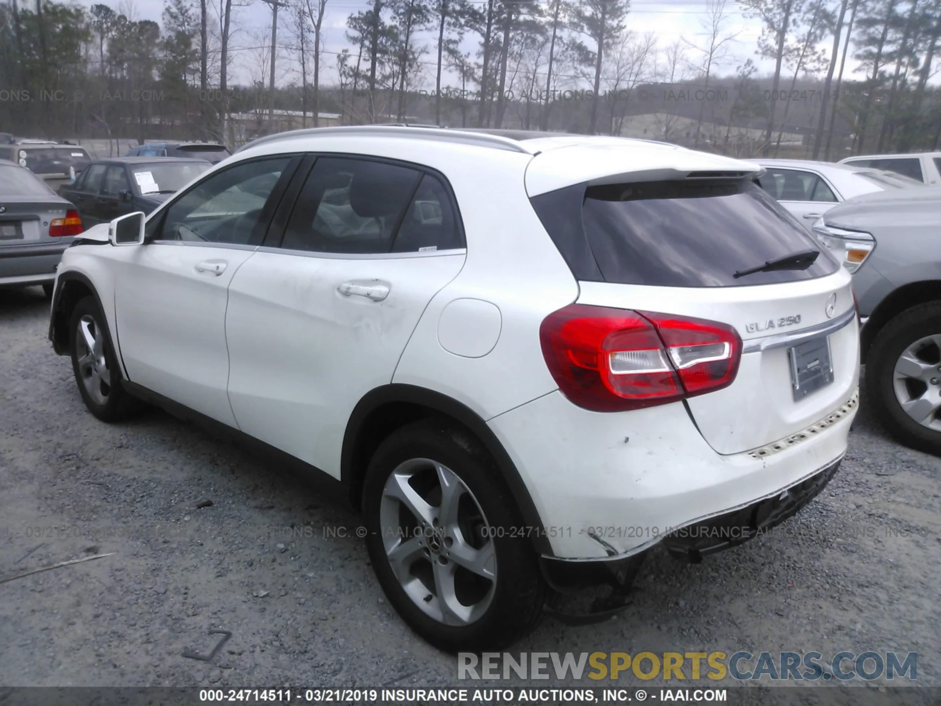 3 Photograph of a damaged car WDCTG4EB1KJ549997 MERCEDES-BENZ GLA 2019